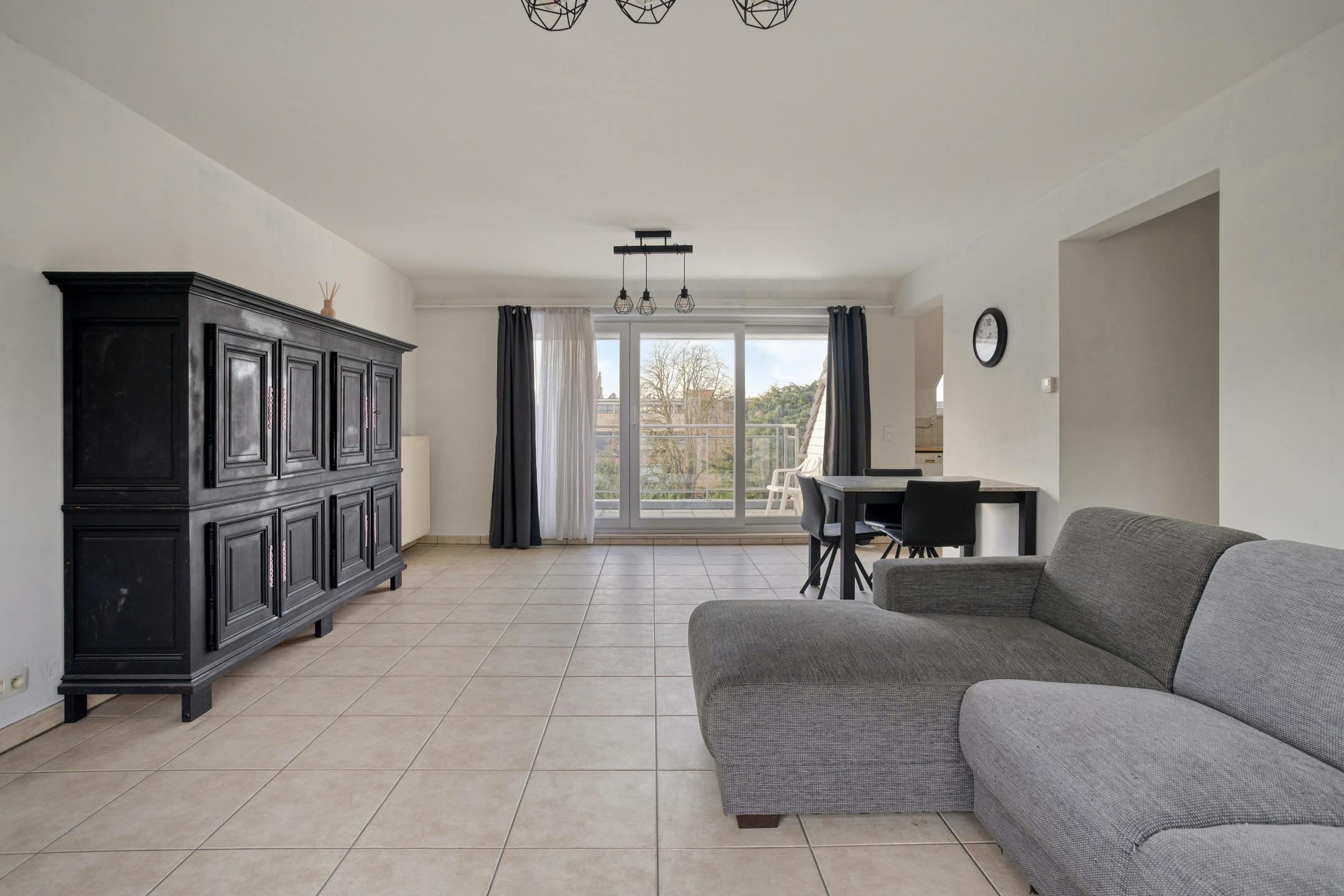 Instapklaar en energiezuinig appartement in centrum Roeselare foto 2