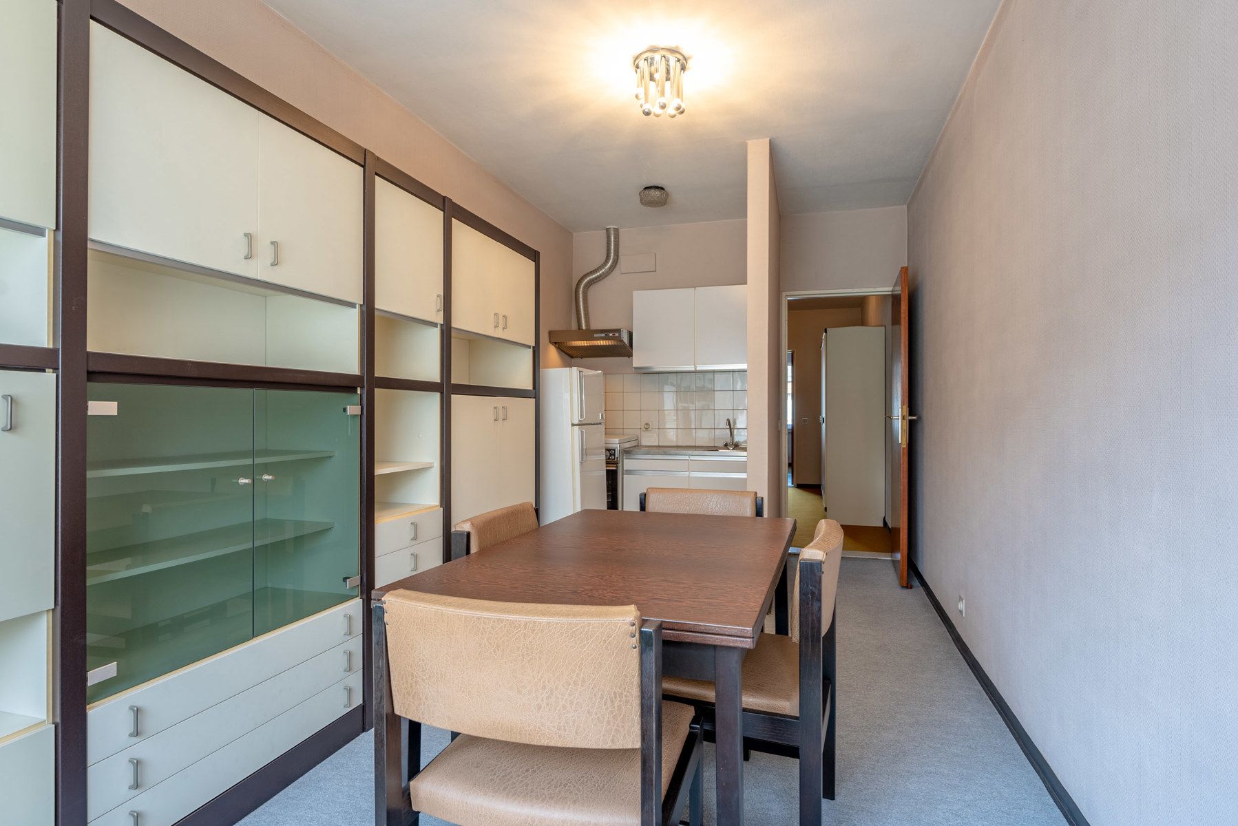 Gelijkvloerse studio met potentieel in rustige woonwijk! foto 6