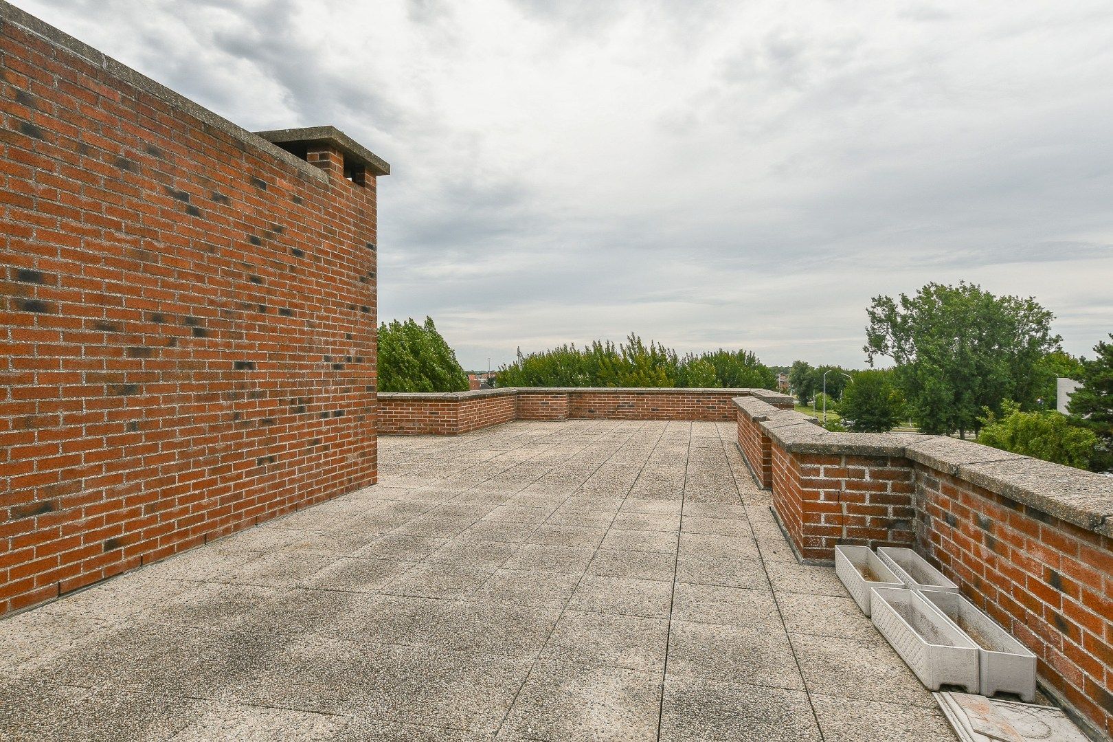 1-slaapkamer appartement met groot terras te huur foto 6