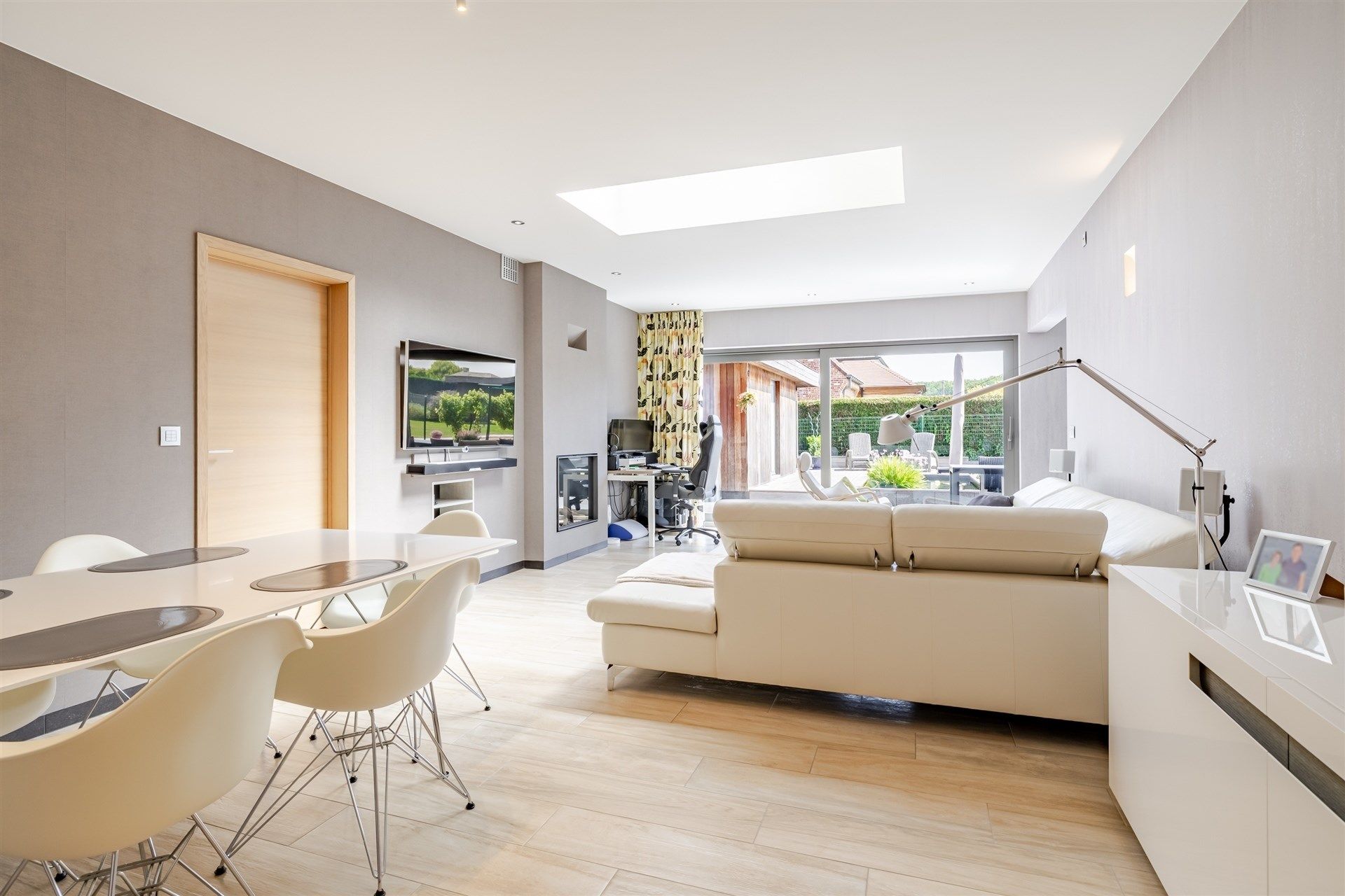 Topper!! Ruime lichtrijke woning, instapklaar! foto 7