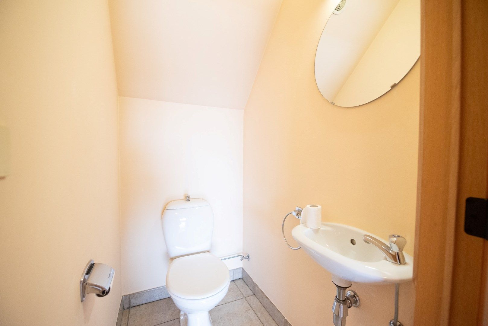 Ruim duplex appartement met terras en garage in centrum Zulte!  foto 9