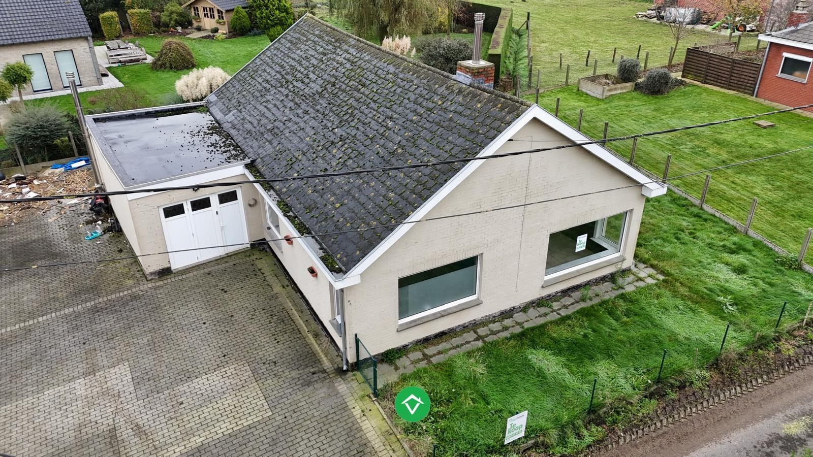 Alleenstaande woning aan een rustige weg te Ichtegem foto 25