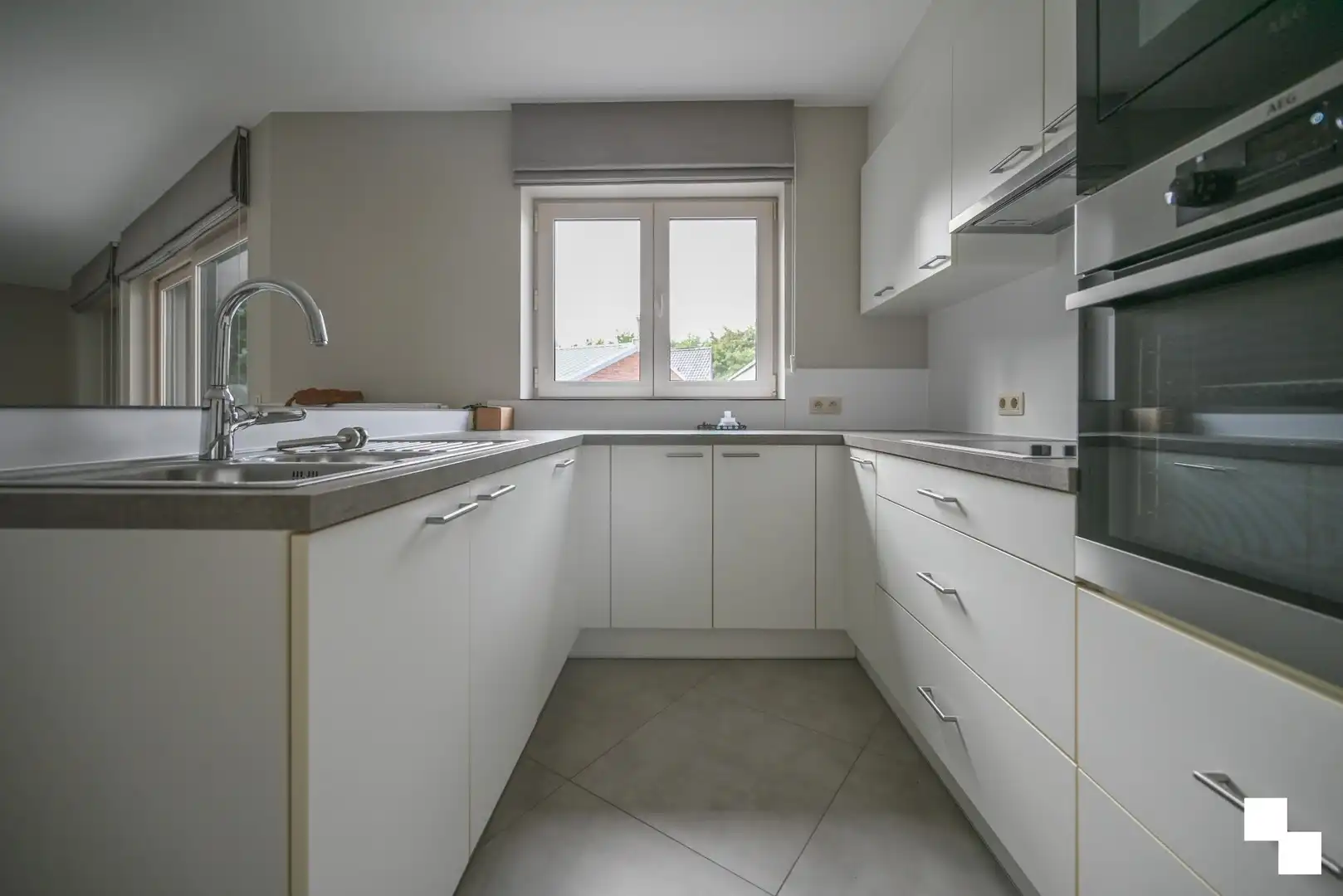 Appartement met ruim terras in het centrum van Kachtem foto 9
