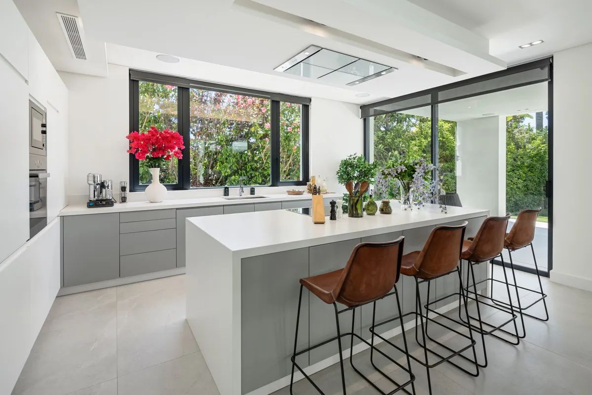 Exclusieve Award-winnende villa in Marbesa: luxe wonen op slechts stappen van het strand! foto 15