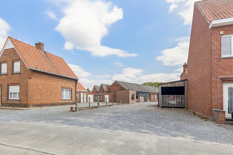 Magazijn 900 m2 te huur. foto 3