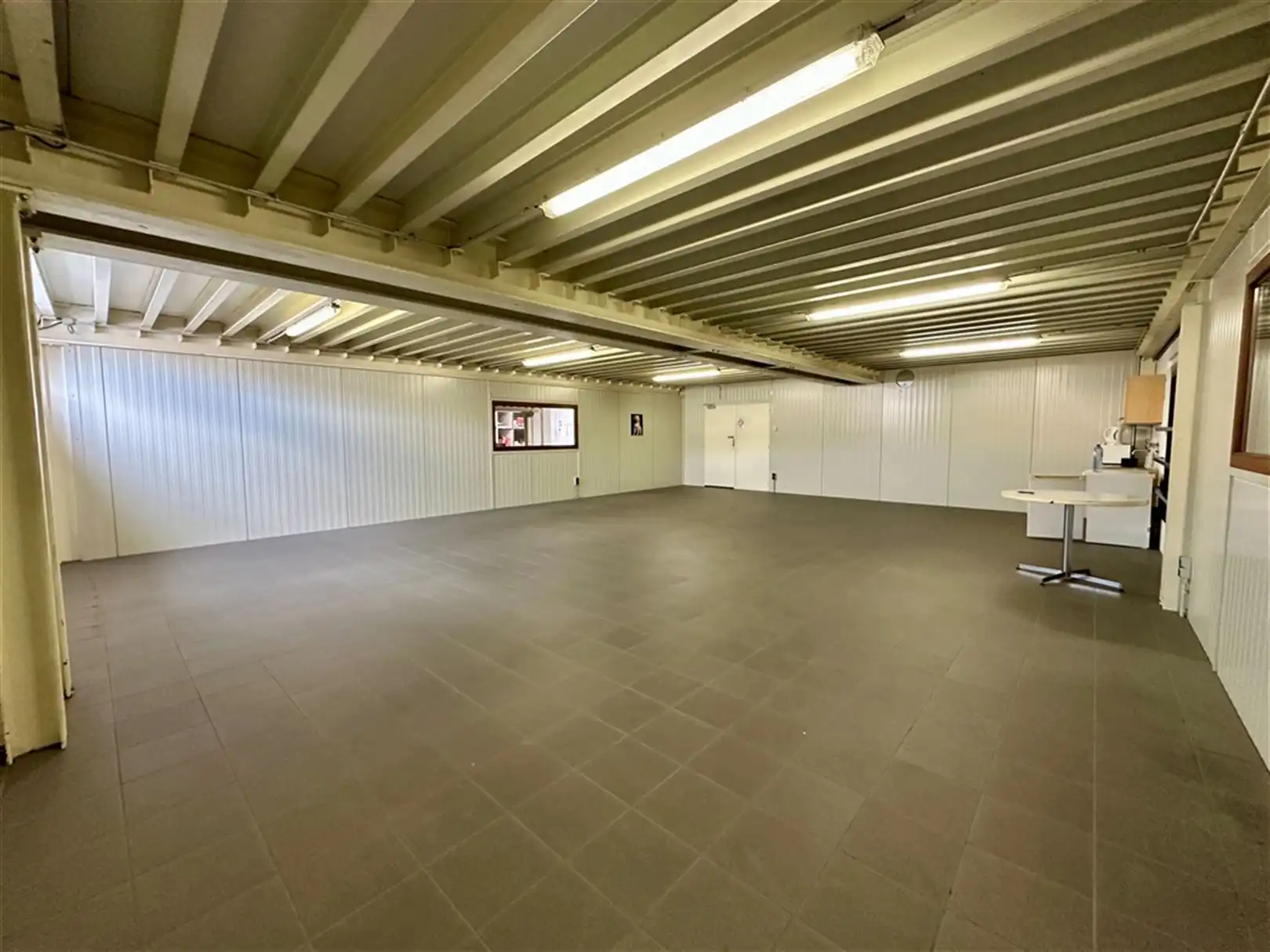 Magazijnen te huur op toplocatie in Kuurne foto 17