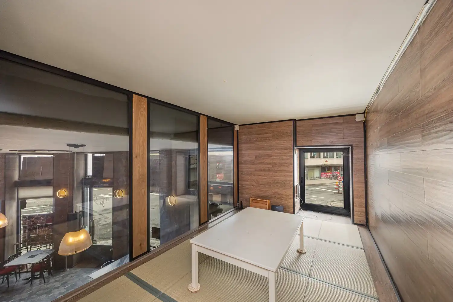 Commercieel handelsgelijkvloers te huur op uitstekende hoeklocatie foto 11