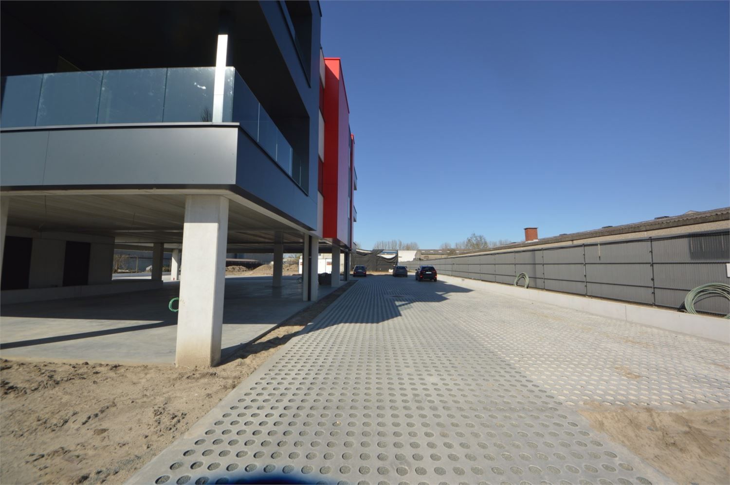 NIEUWBOUWKANTOREN MET PARKING NABIJ E40 foto 13