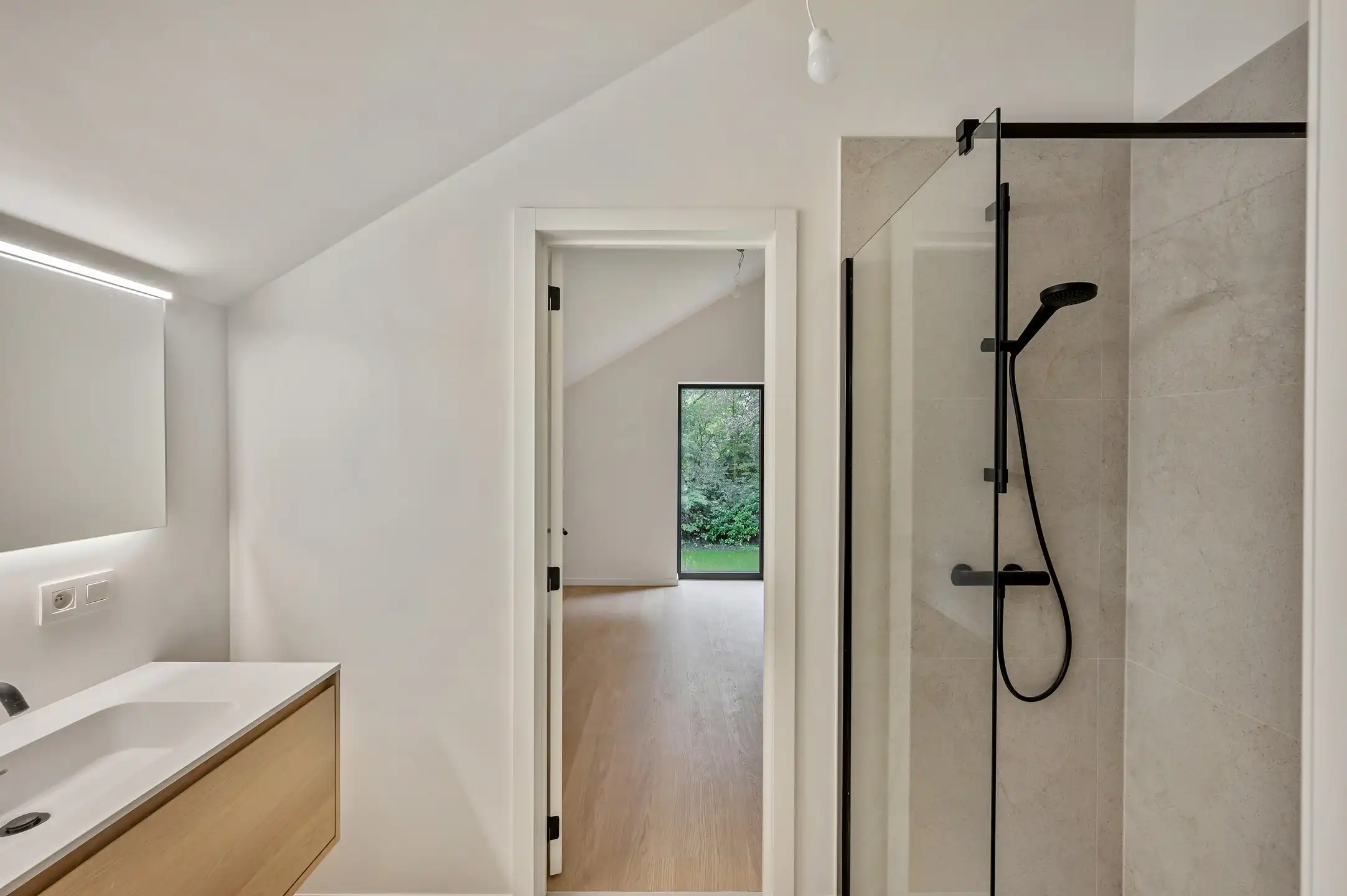 Vrijstaande nieuwbouwwoning op ca. 538 m² grond foto 16