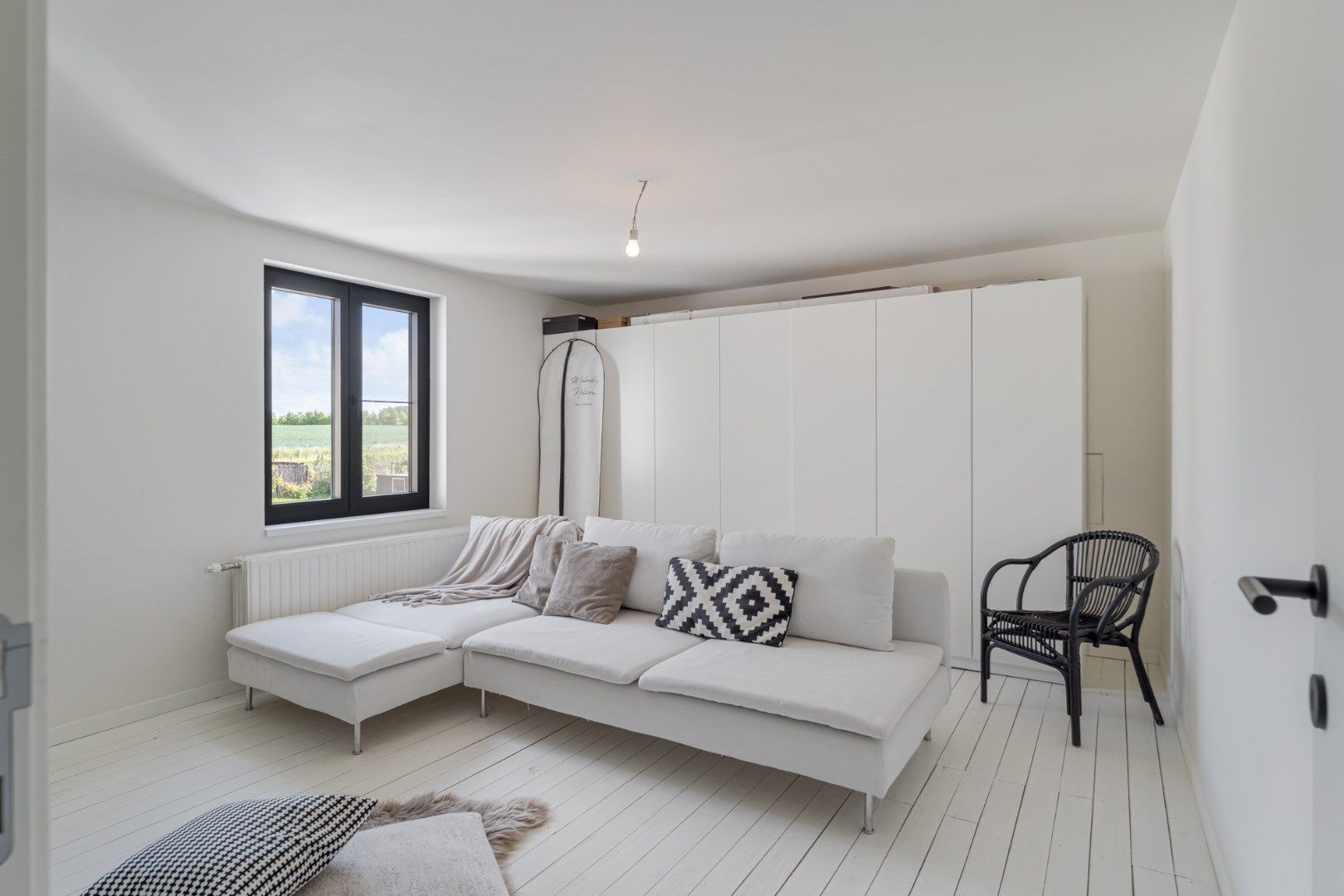 Knap en zeer grondig gerenoveerde halfvrijstaande woning met 4 slaapkamers en tuin in het mooie landelijke Jesseren foto 19