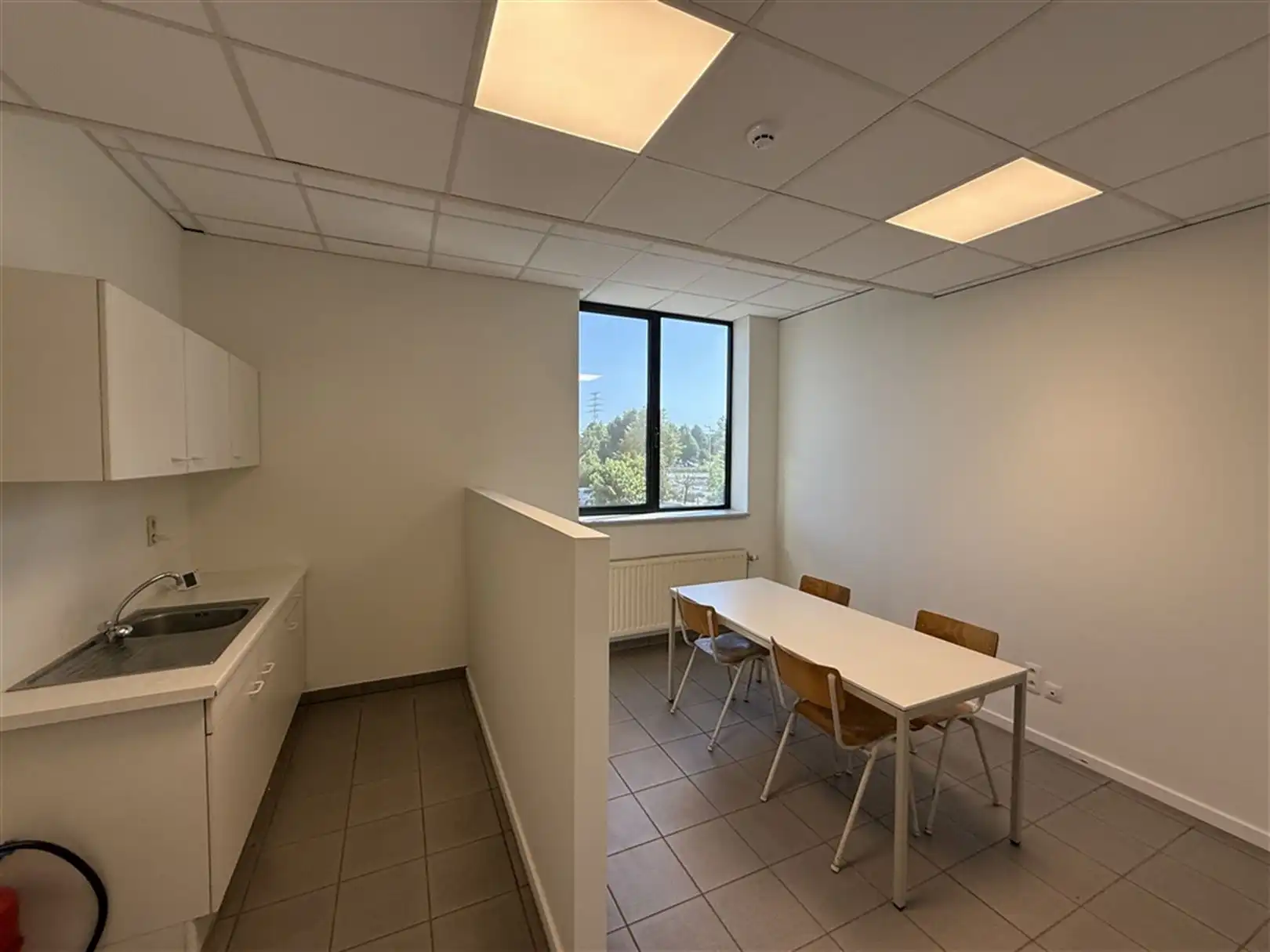 Goed gelezen magazijnen te Genk foto 14