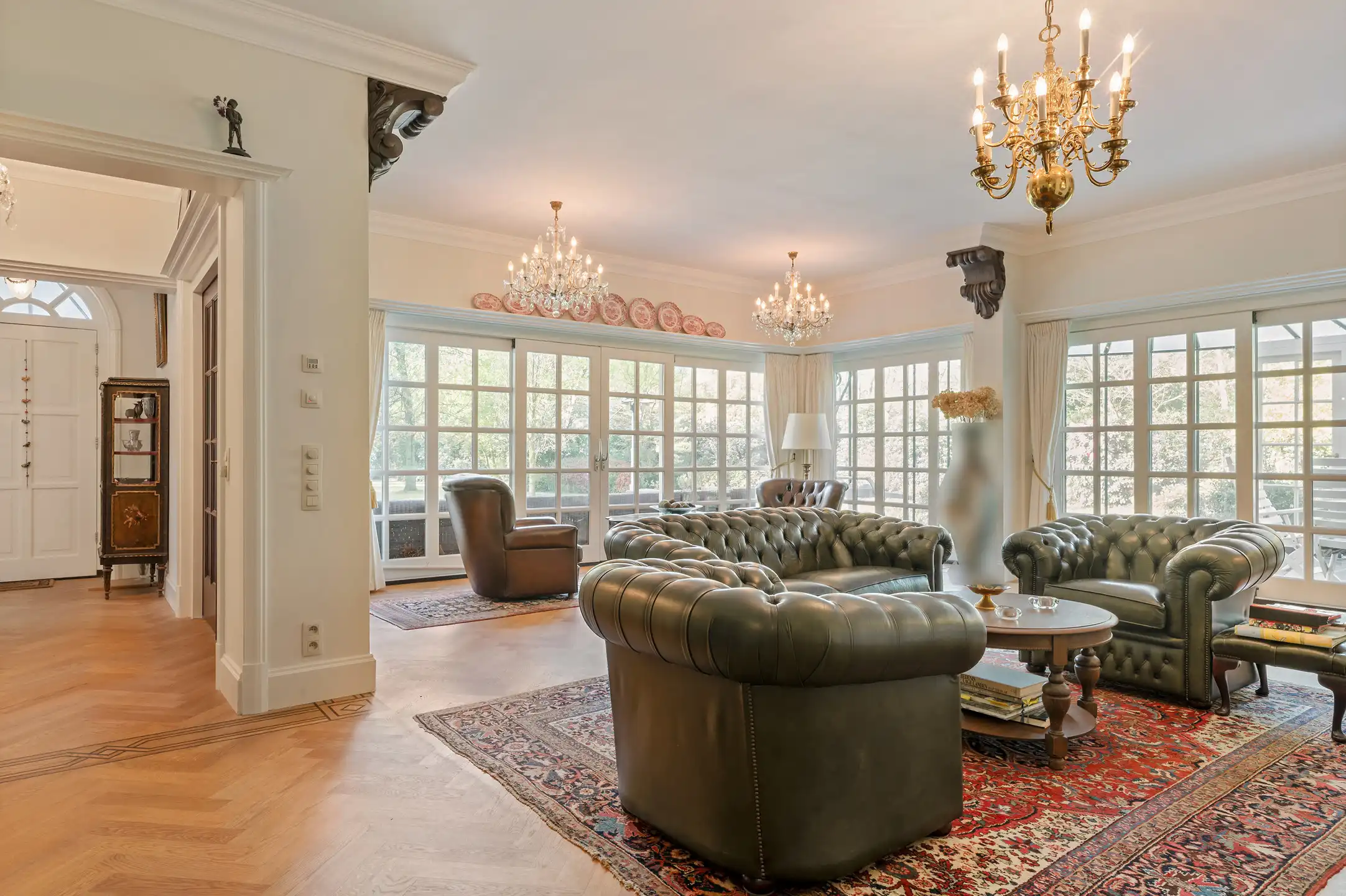 Unieke vrijstaande villa op ca. 7620m² in een uitzonderlijk domein in het groen. foto 4