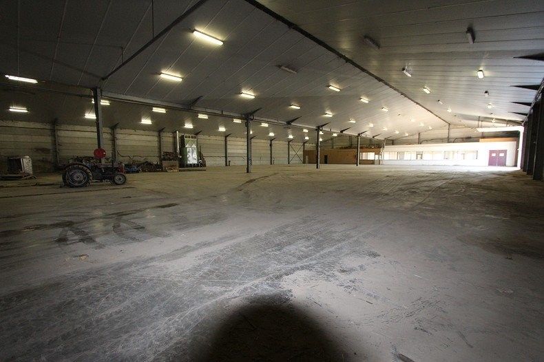 Loods met burelen te huur te Koekelare  foto 9