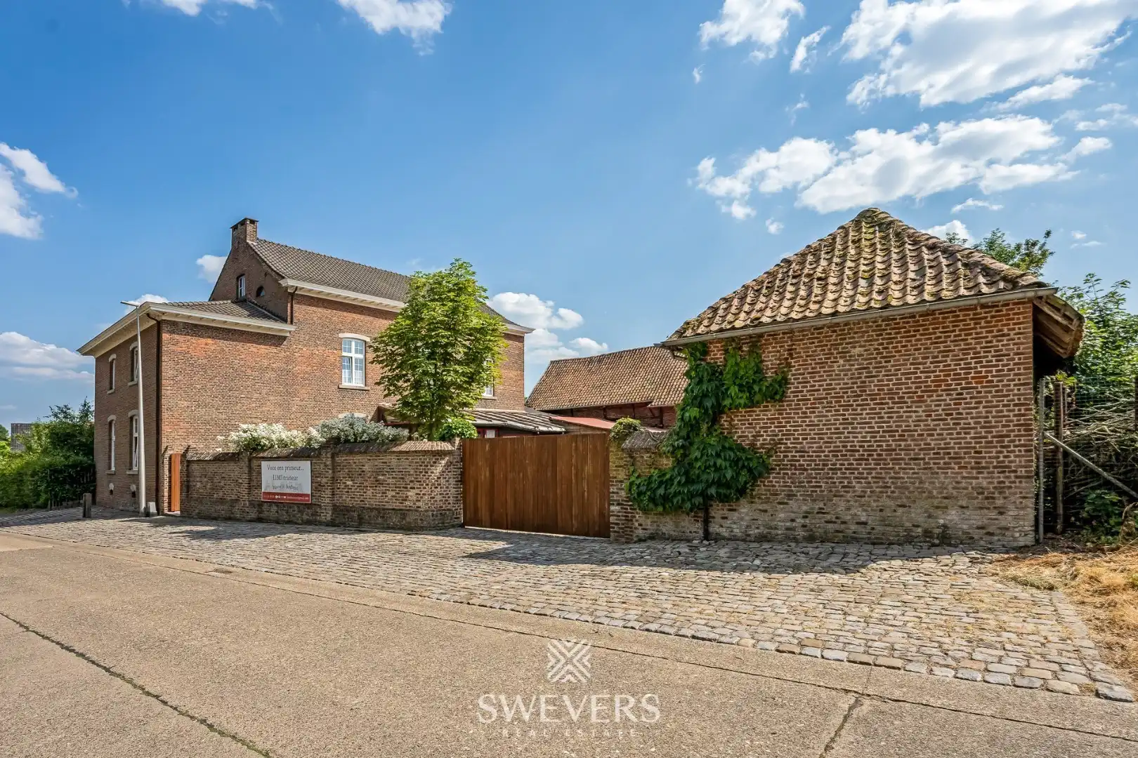 Authentiek herenhuis op 77a met stallingen foto 40