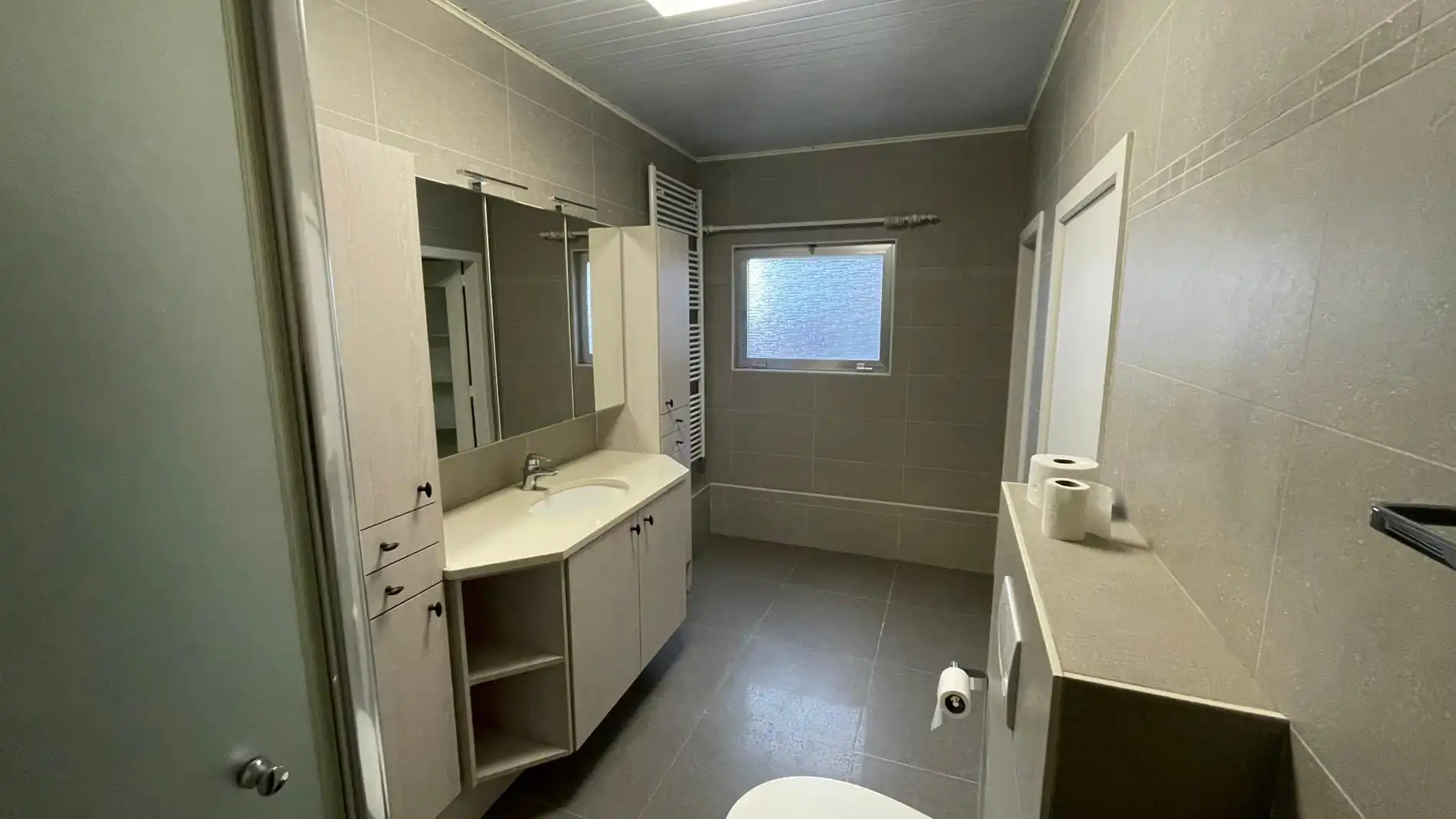 Prachtig renovatieproject - halfopen bebouwing - 2 slpk - grote tuin en garage foto 16