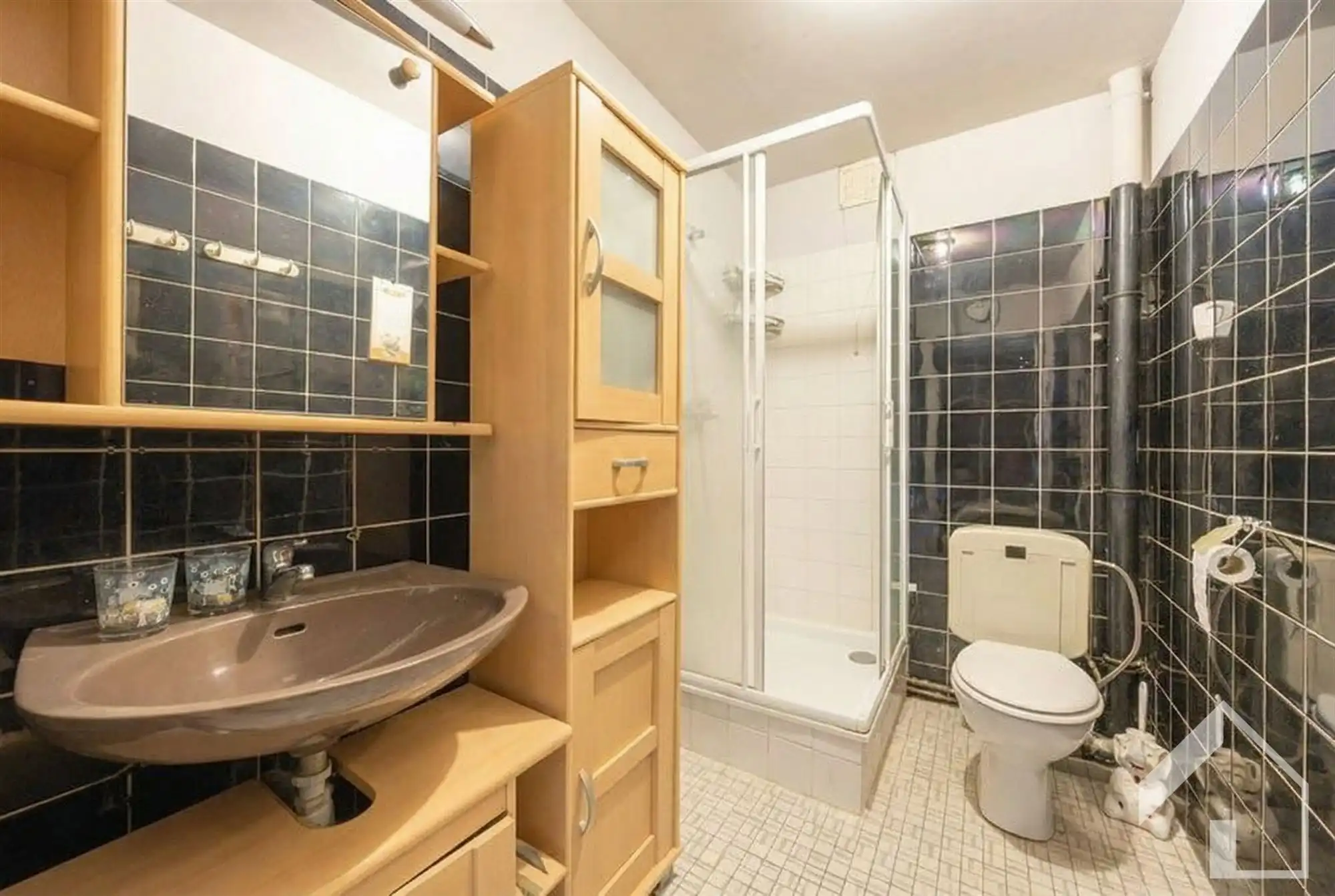 Appartement 1e verdieping + hele gelijkvloers incl garage foto 12