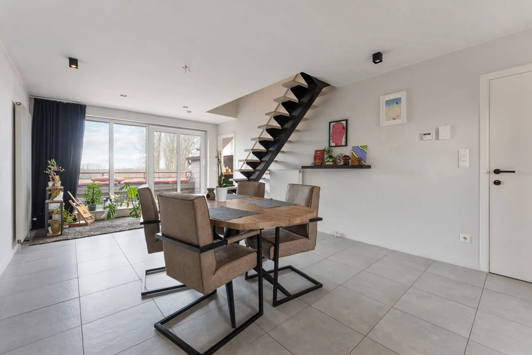 Instapklaar duplex appartement te Bilzen foto 5