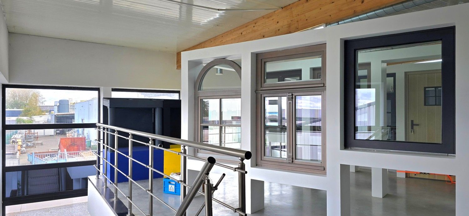 Strategisch goed gelegen bedrijfsgebouw met woonst te koop in Herk-de-Stad foto 5