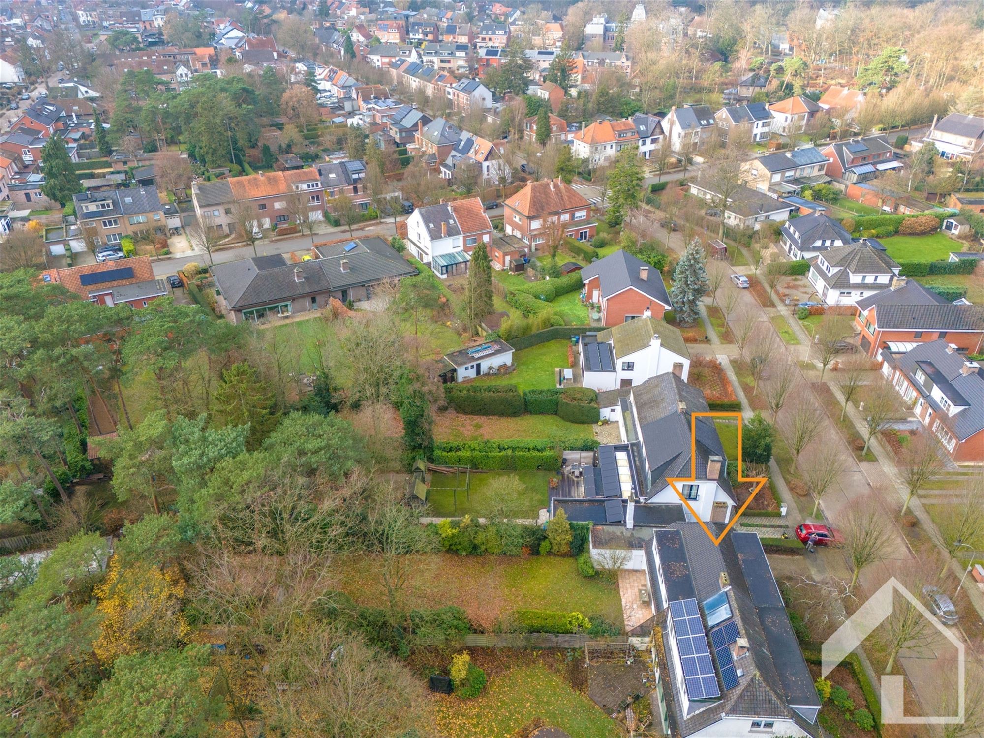 Gezinswoning met 4 ruime slaapkamers, garage en leuke tuin foto 25