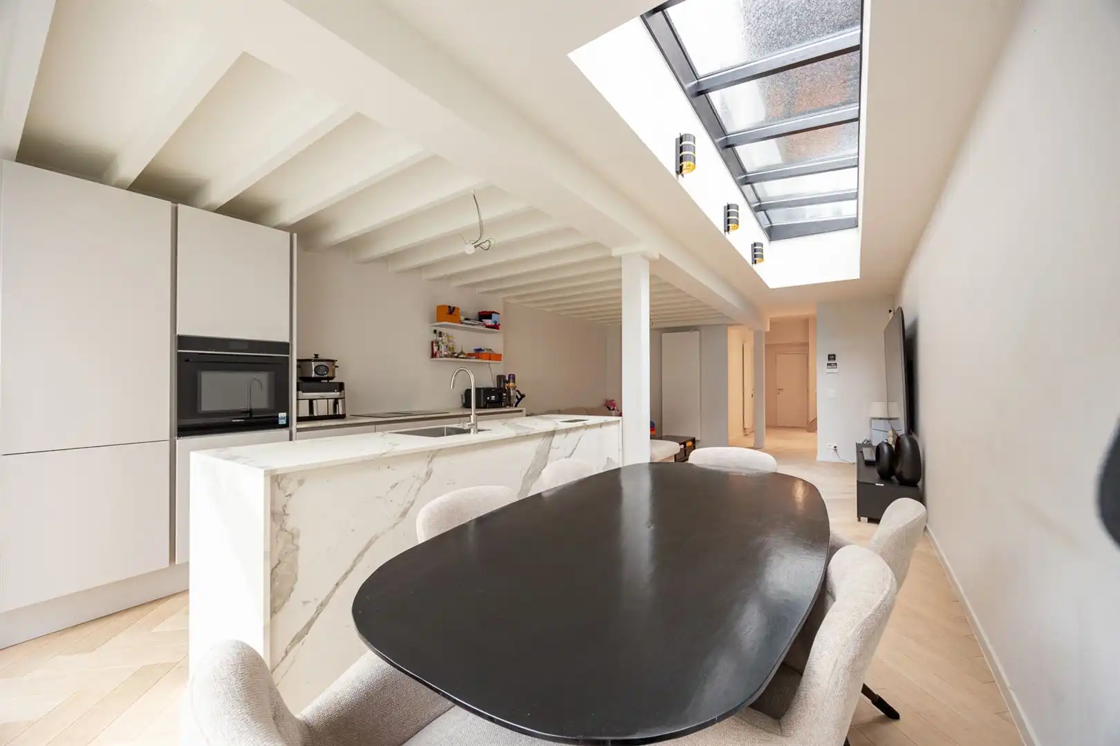 Woning met 2 gerenoveerde appartementen foto 9