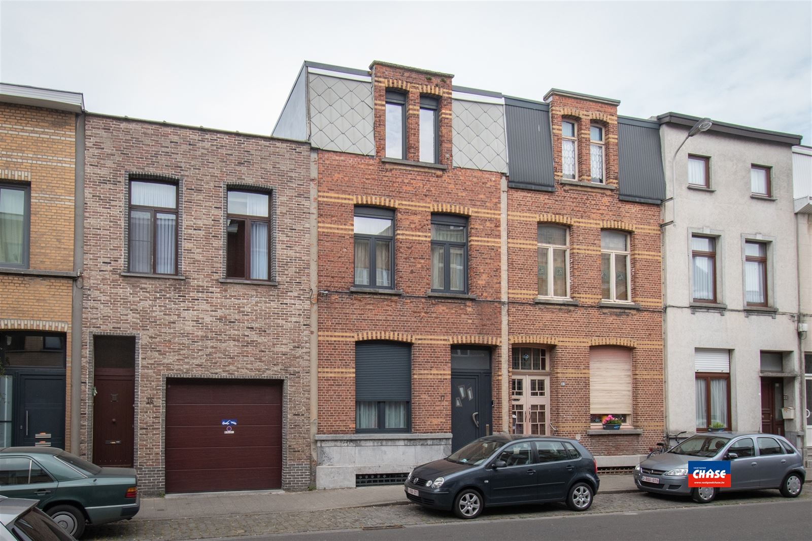 Instapklare woning met 4 slaapkamers + tuin foto {{pictureIndex}}