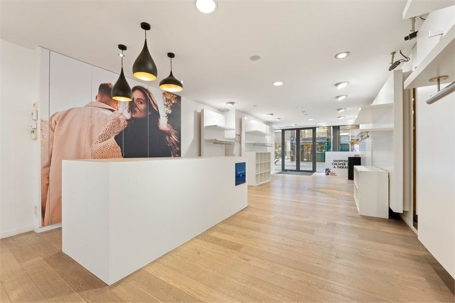 HANDELSRUIMTE TE HUUR MIDDEN IN HET STADSCENTRUM VAN SINT-TRUIDEN foto 11