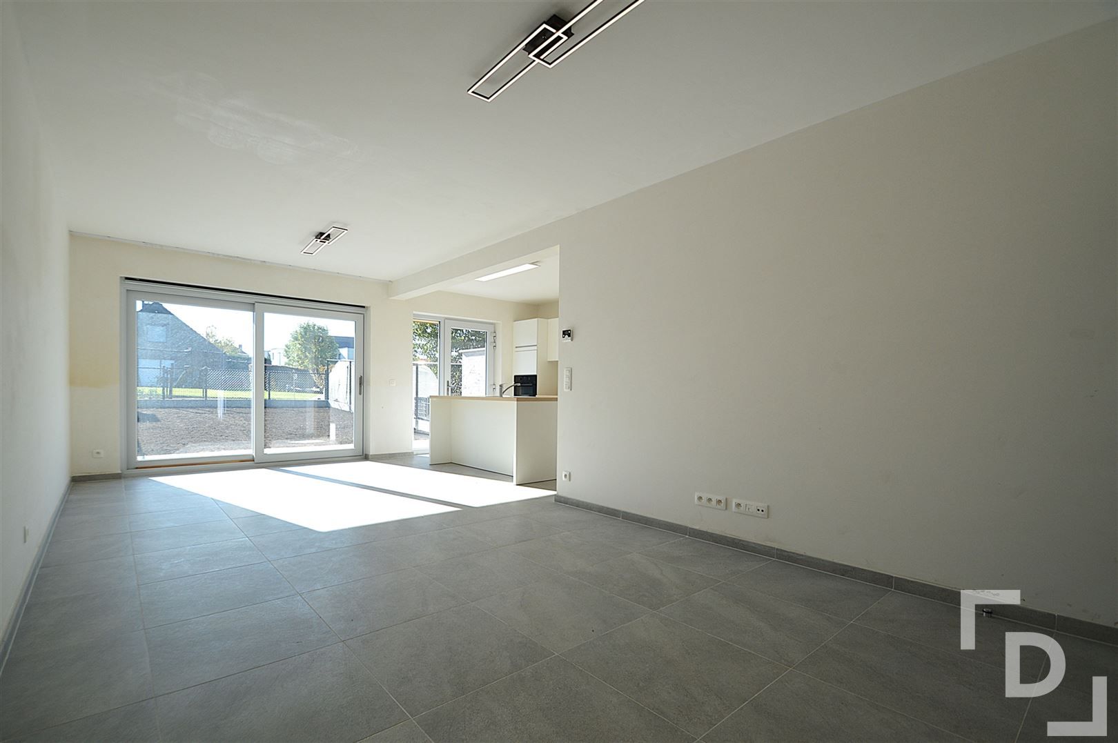 Nieuwbouwwoning met carport te huur in Wijtschate. foto 5