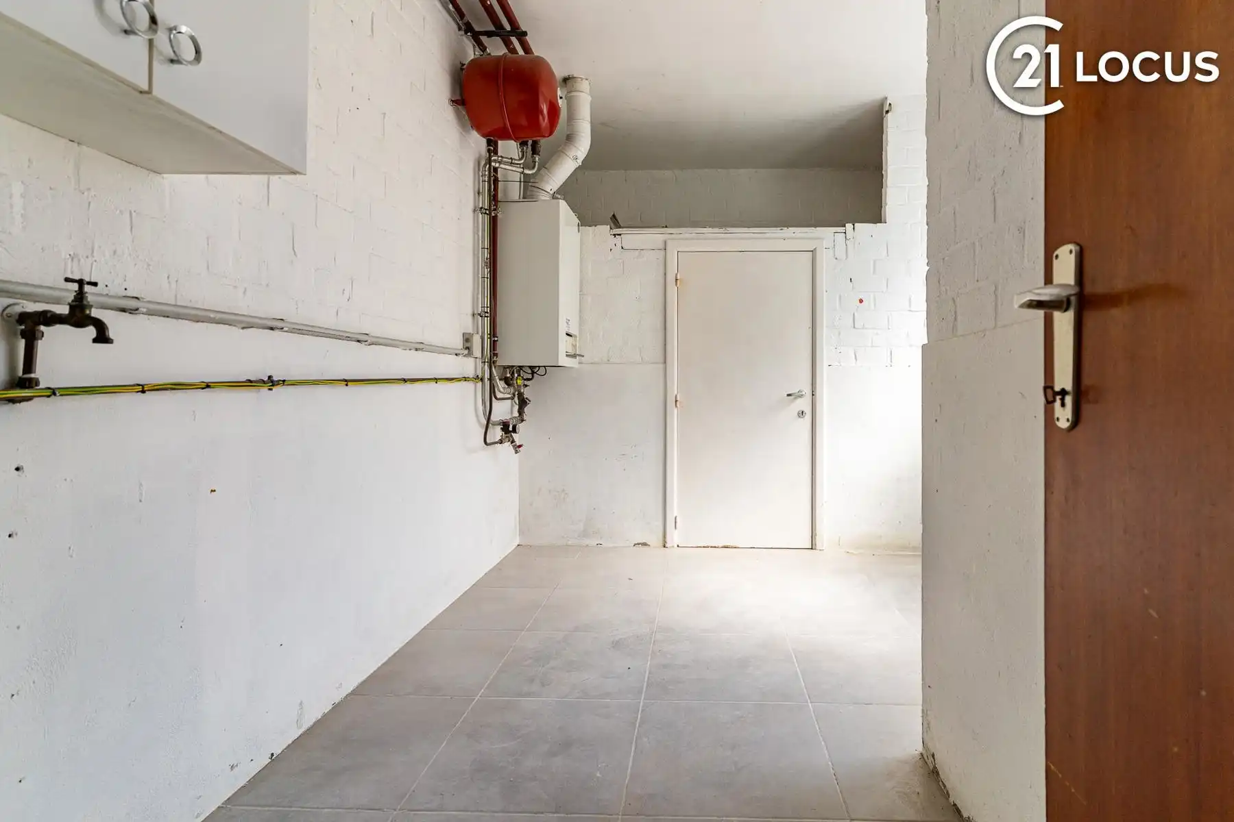 Instapklare HOB met 3 slaapkamers en tuin in hartje Beveren! foto 4