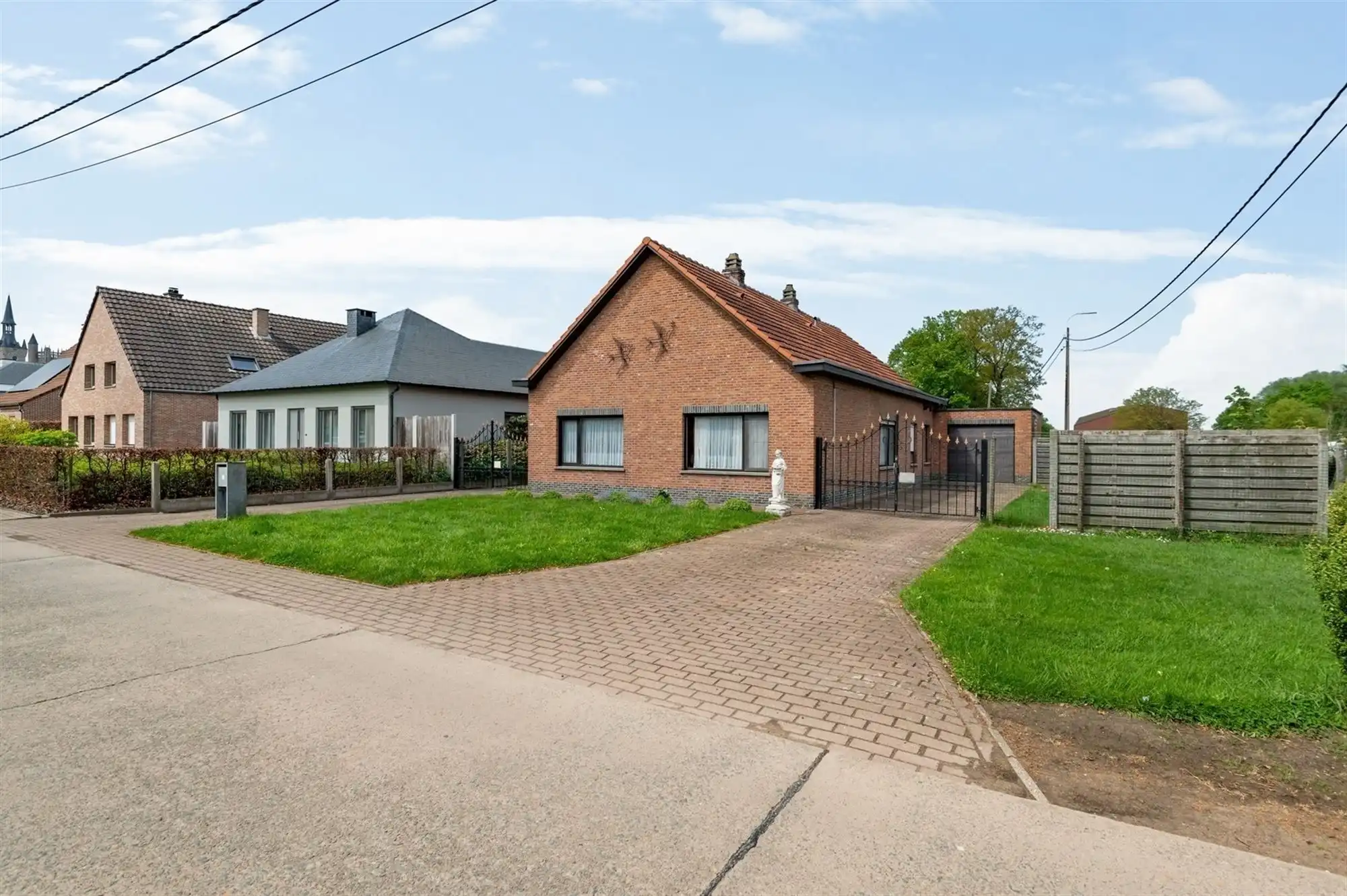 Hoofdfoto van de publicatie: Verzorgde woning te Onze-Lieve-Vrouw-Waver