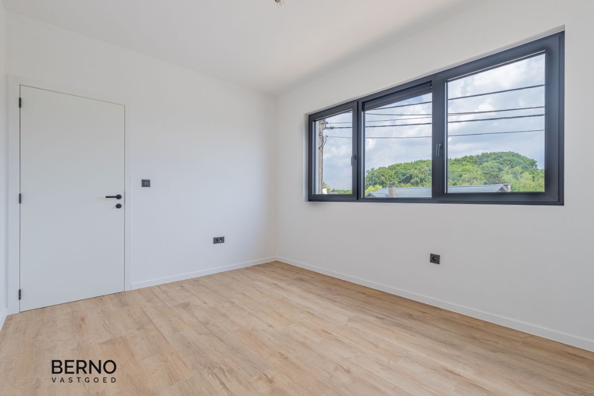 Nieuwbouwwoning met tuin foto 14