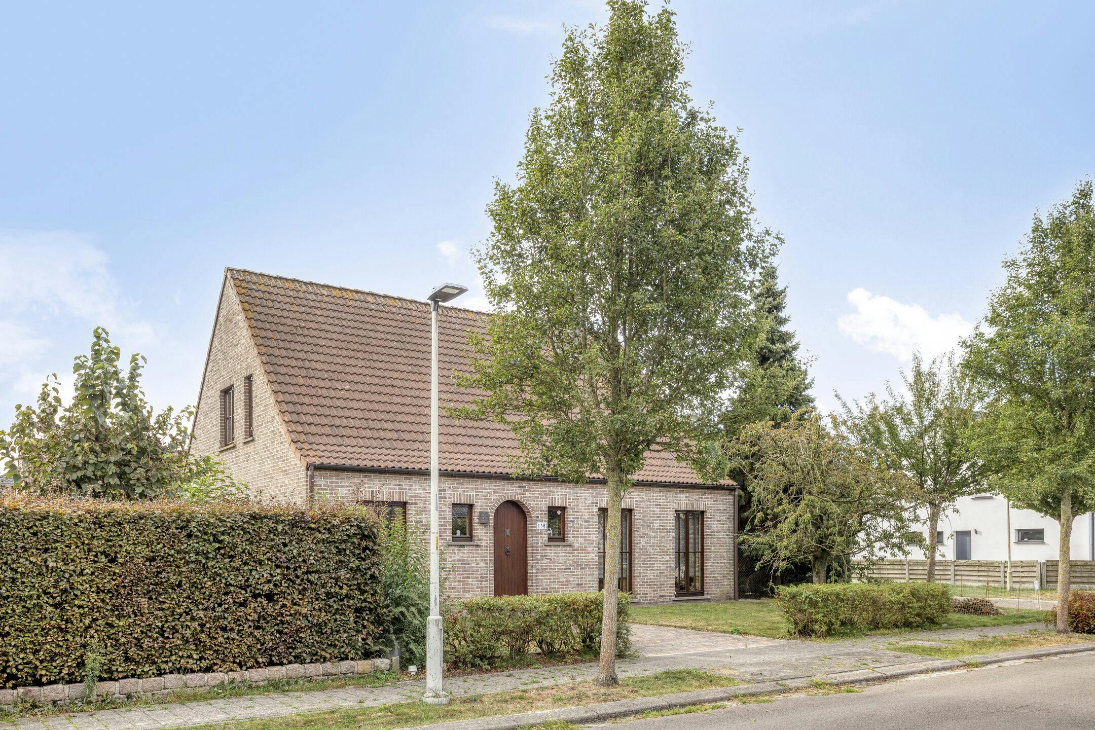 Vrijstaande woning met groot bijgebouw te koop in Wuustwezel foto 4