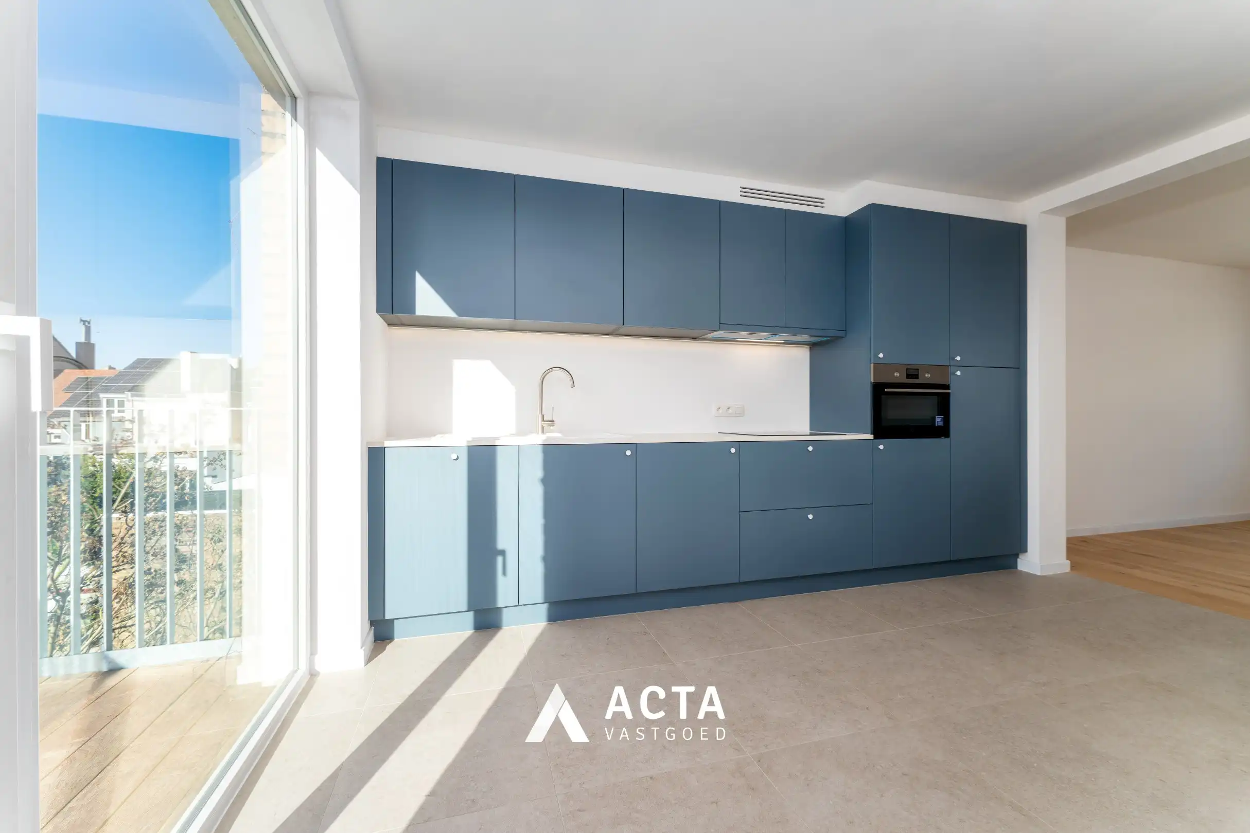 Recent gerenoveerd appartement met 2 slaapkamers op de tweede verdieping foto 3