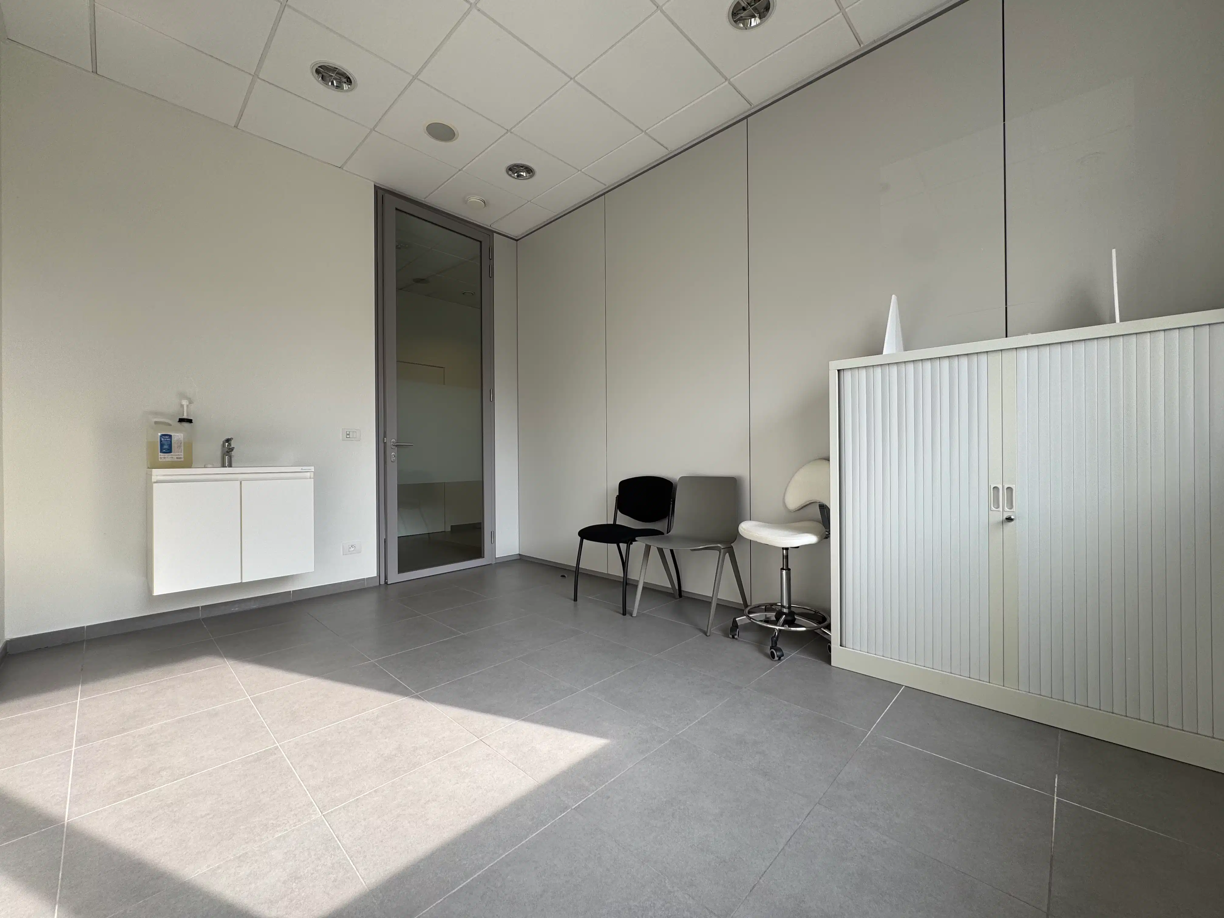 Instapklaar handelsgelijkvloers 250 m² Middelkerke foto 8