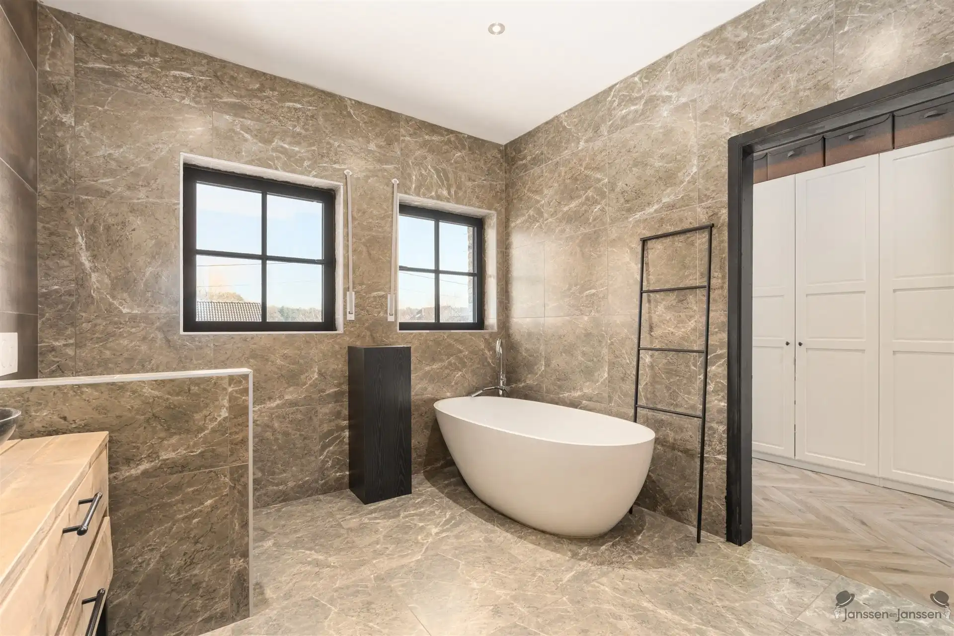 Prachtige moderne pastoriewoning met luxe afwerking, 3 slaapkamers en grote tuin op 13 are foto 12