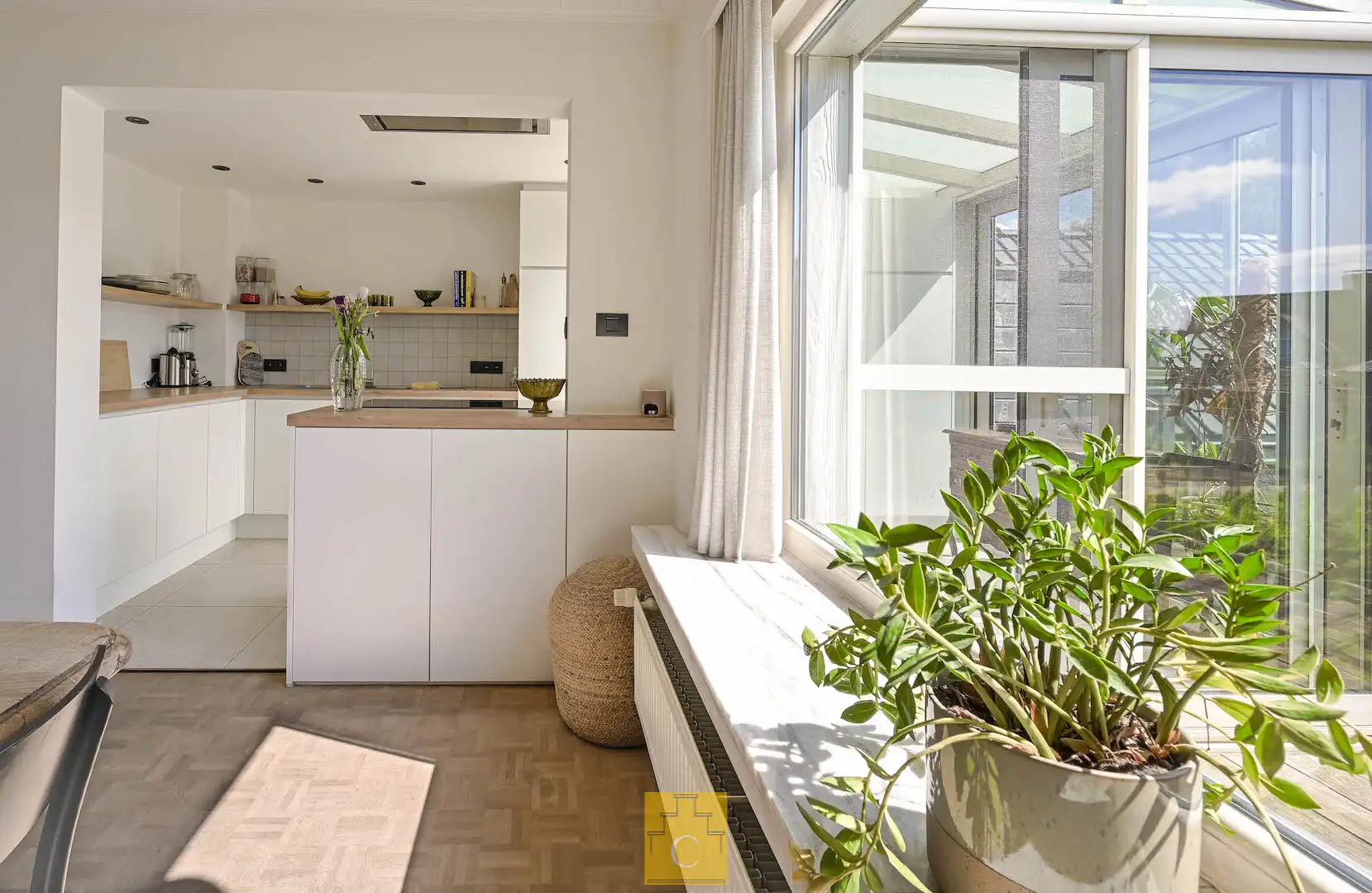 Sfeervolle gezinswoning met garage en tuin in het charmante Lissewege foto 5