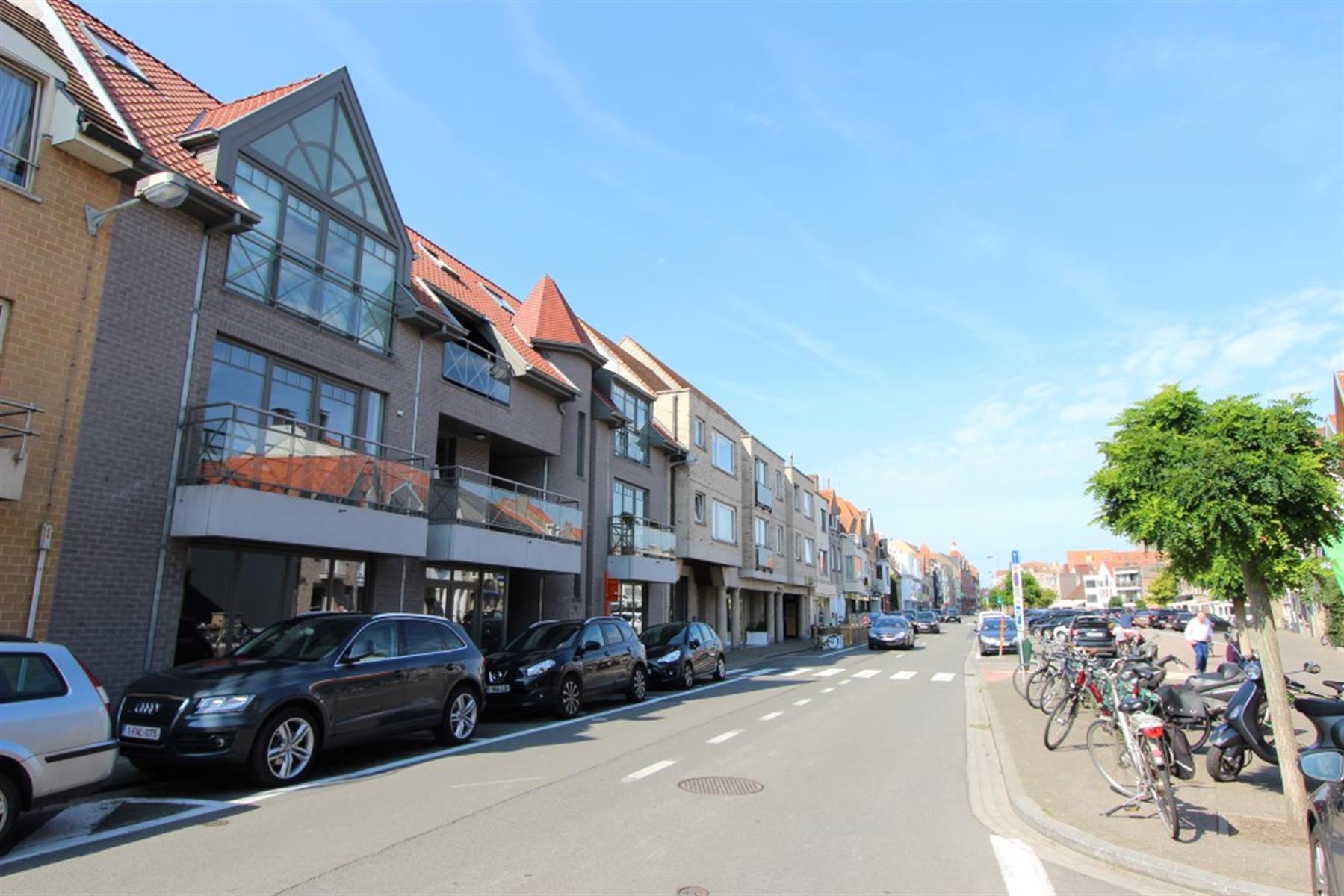 Handelsgelijkvloers, gelegen in hartje oud-Knokke foto 15