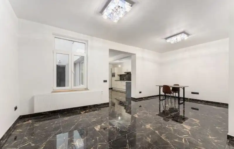Centrum Izegem - Volledig verhuurd opbrengsteigendom (2 appartementen) foto 5