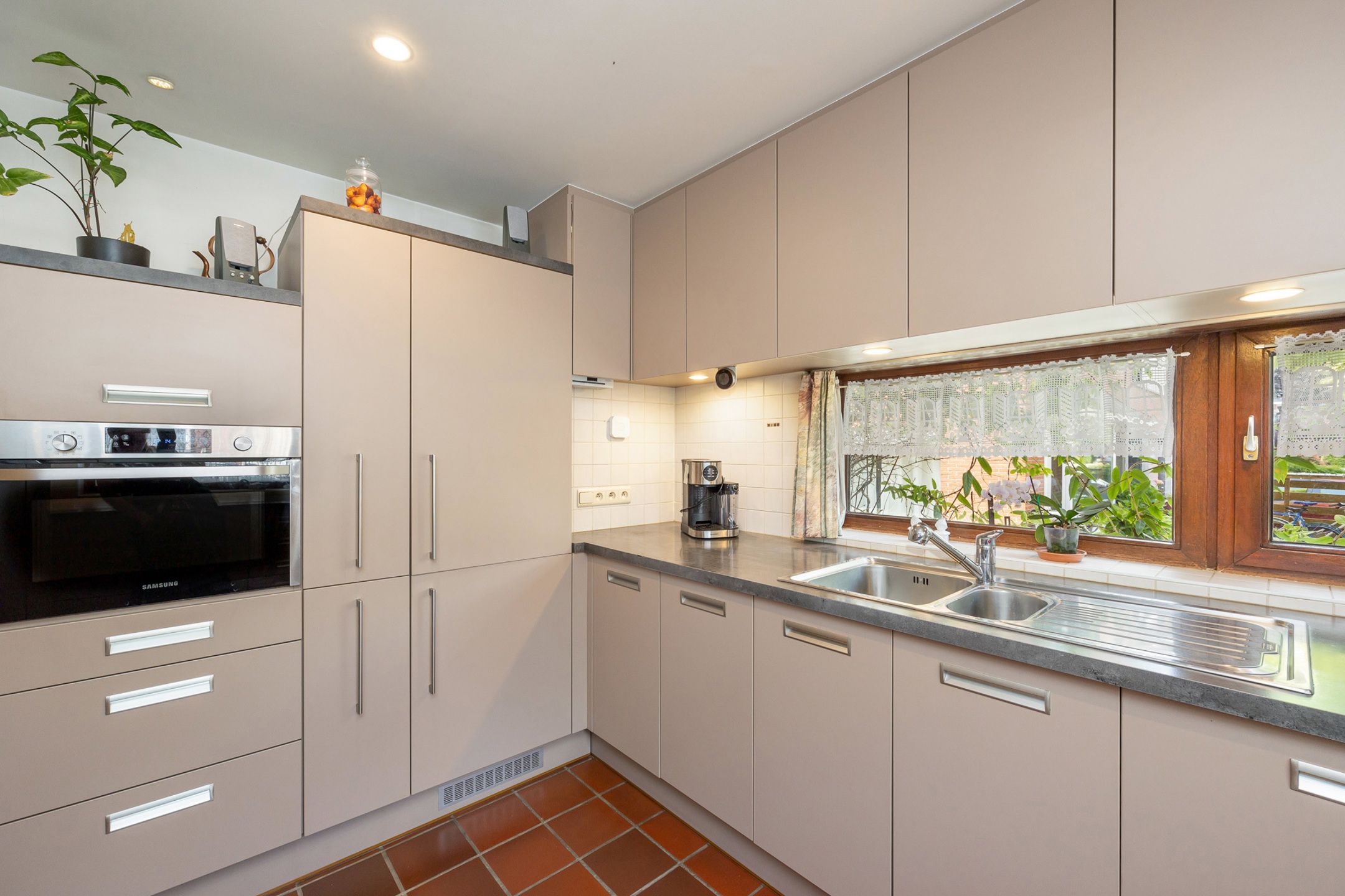 Architecturale 3-gevel woning met zuid-west tuin foto 8