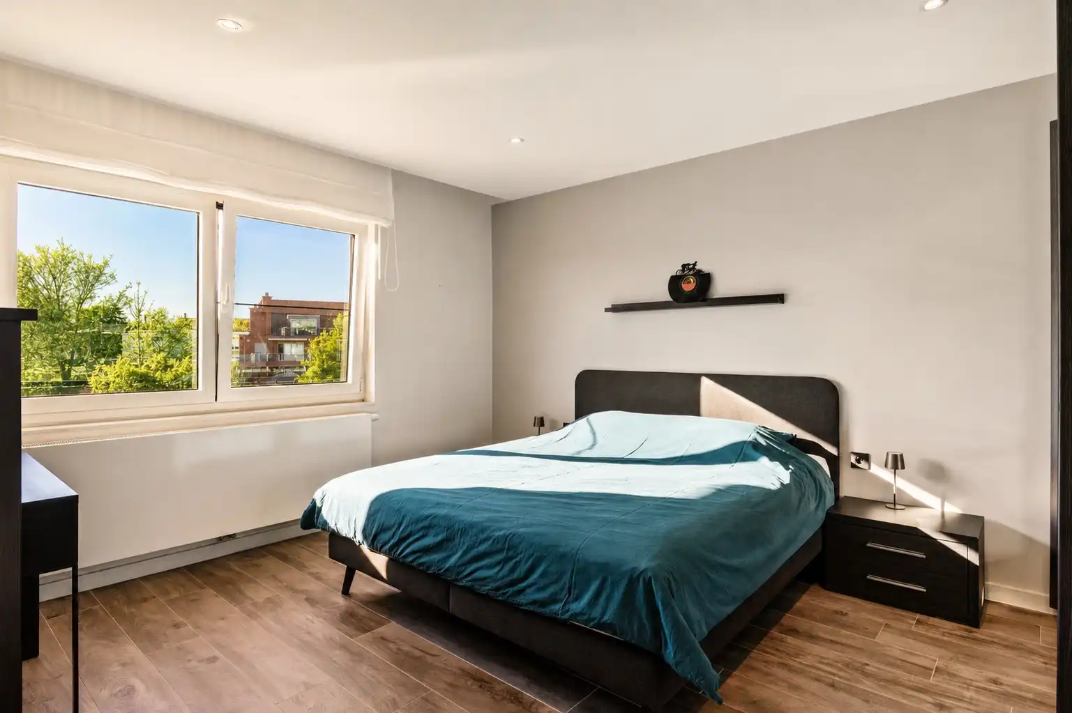 Prachtig gerenoveerd appartement met garage foto 9
