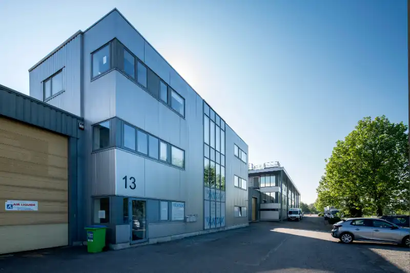 Kantoorruimtes te huur foto {{pictureIndex}}