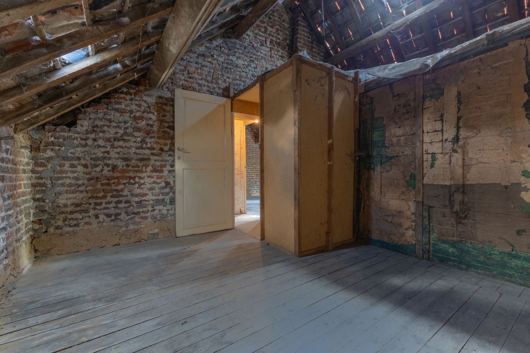 Te renoveren landelijke woning in Elingen foto 13