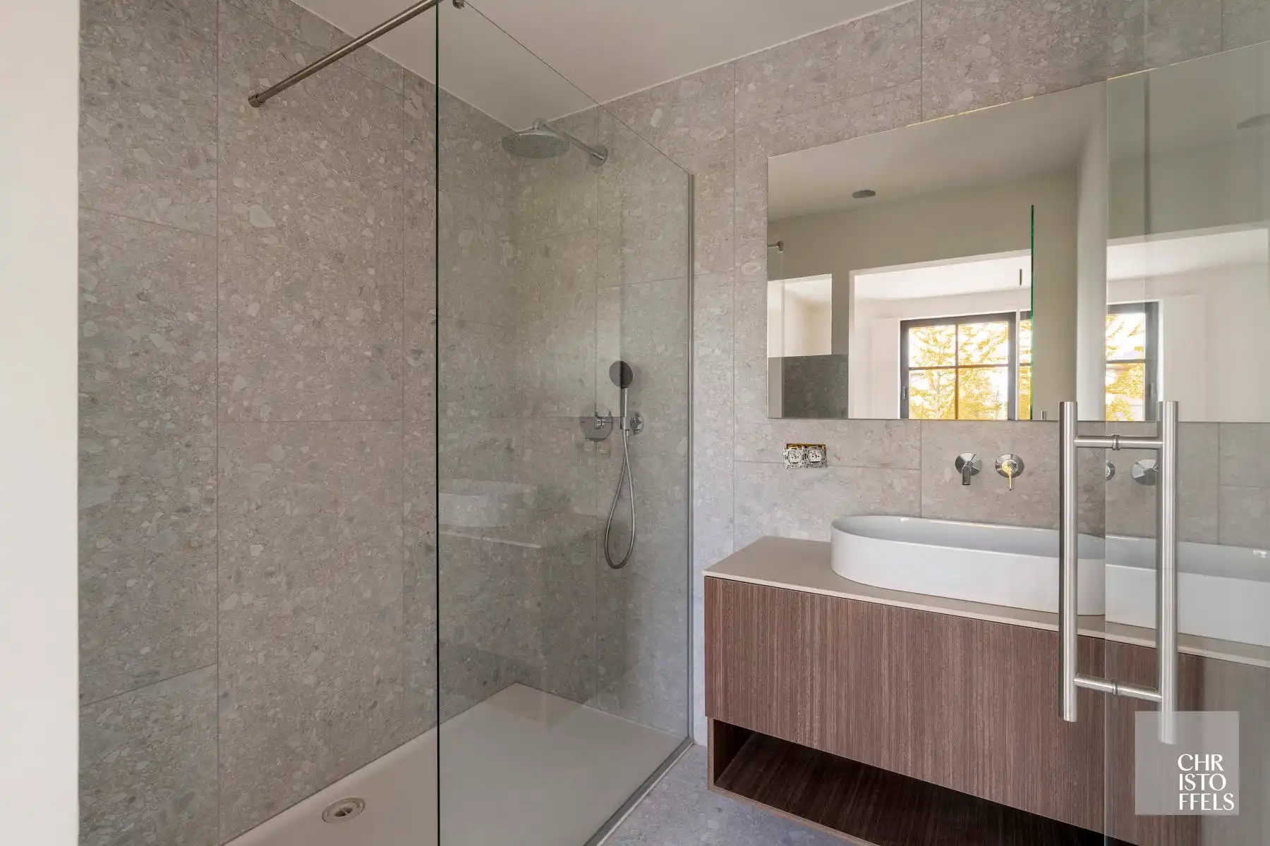 TE HUUR - Exclusieve en energiezuinige nieuwbouw met 3 slaapkamers én 3 badkamers te Bilzen-Hoeselt! foto 11