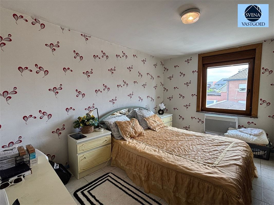 WONING MET 5 SLAAPKAMERS EN STADSTUINTJE. foto 8
