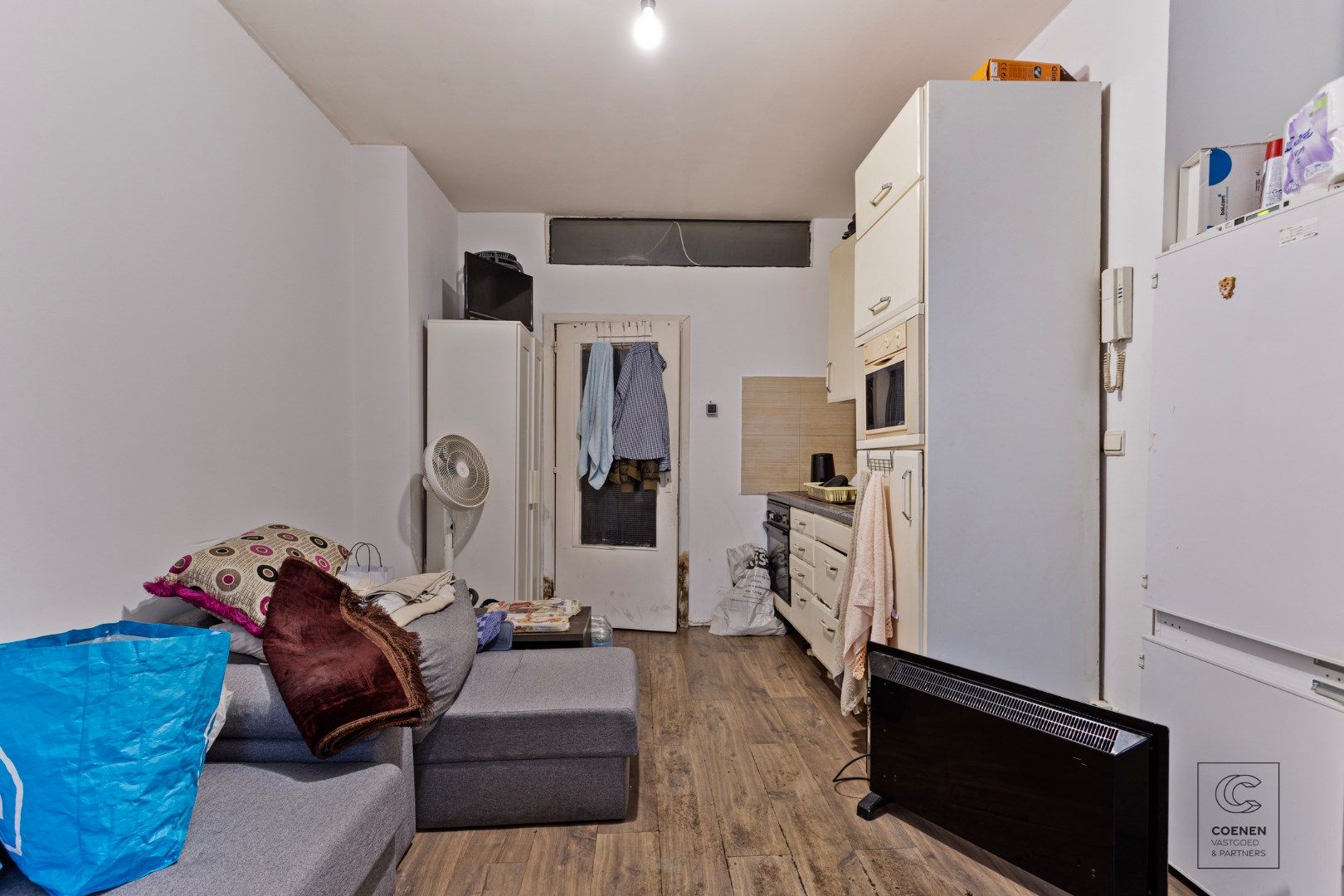 Volledig te renoveren opbrengsteigendom met 2 studio's en 2 appartementen te Antwerpen! foto 5