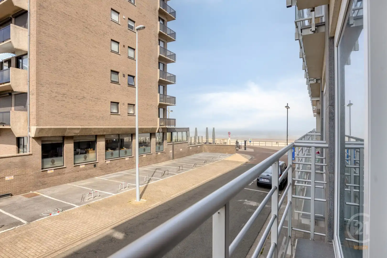 Instapklaar appartement met zijdelings zeezicht op toplocatie in Middelkerke foto 15