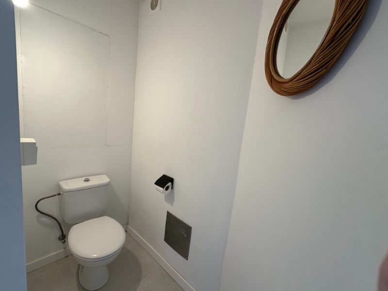 Recent gerenoveerde woning met ruime garage foto 16