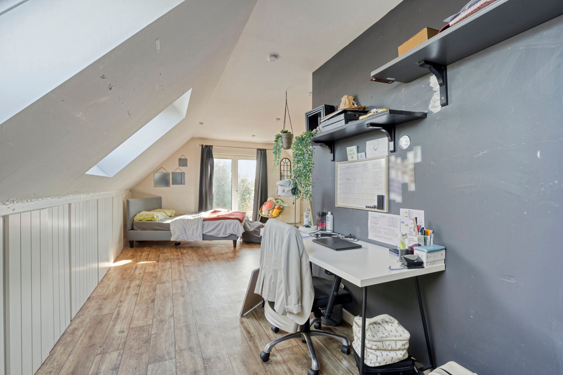 Instapklare HOB met 4 slaapkamers en polyvalent bijgebouw foto 12