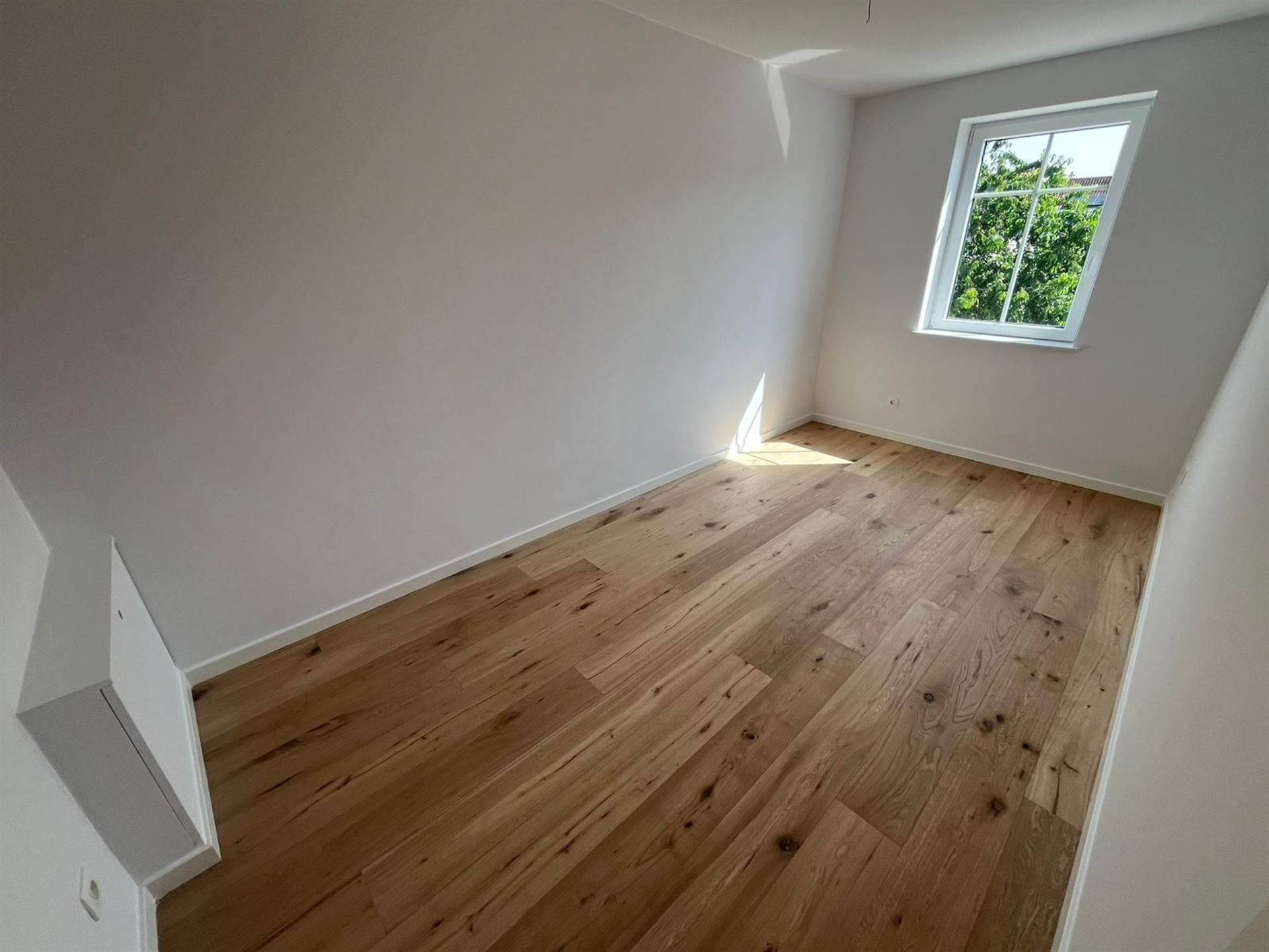 Prachtige nieuwbouw 3-gevel op rustige locatie foto 12