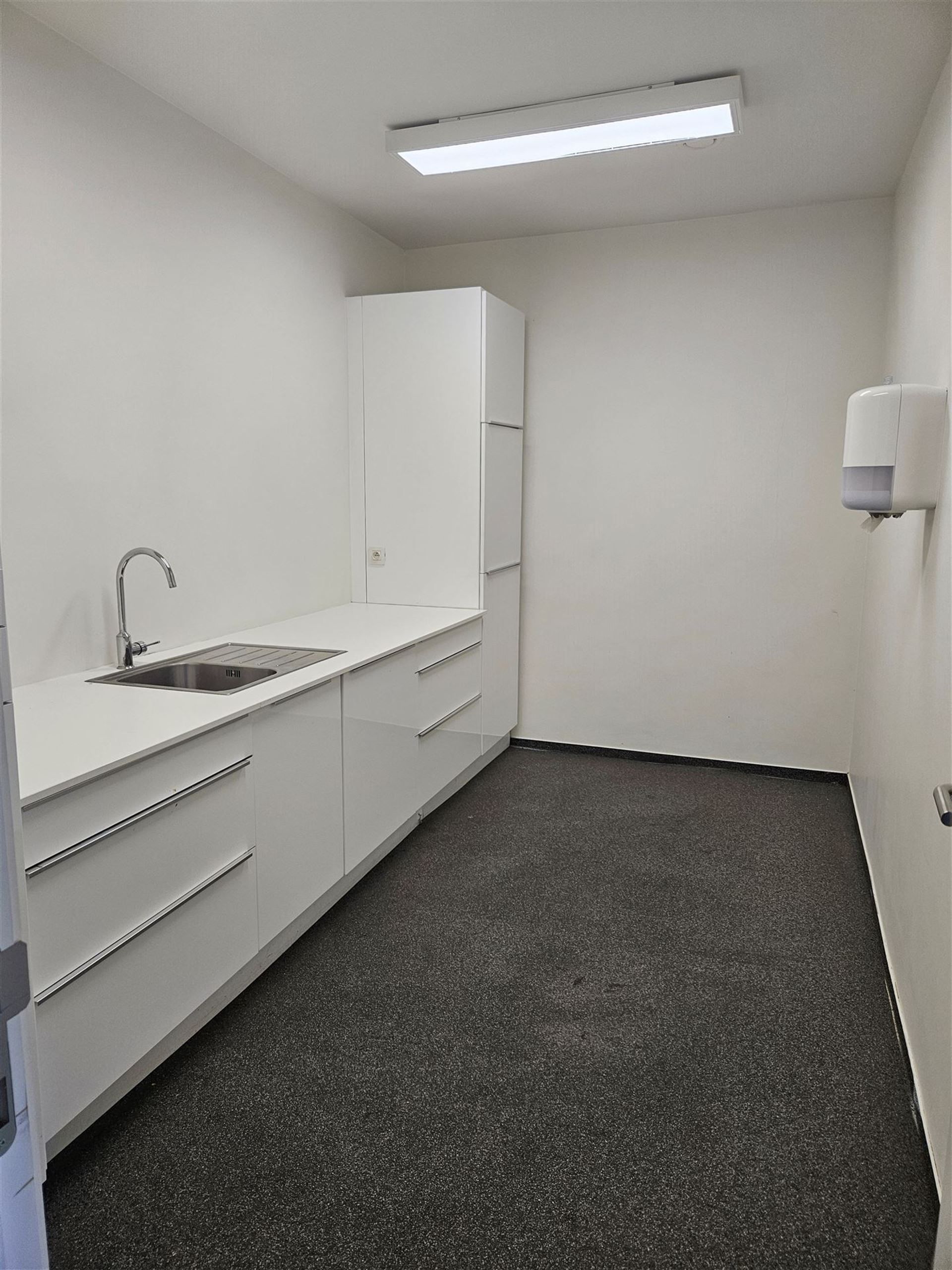 bedrijfsgebouw foto 10