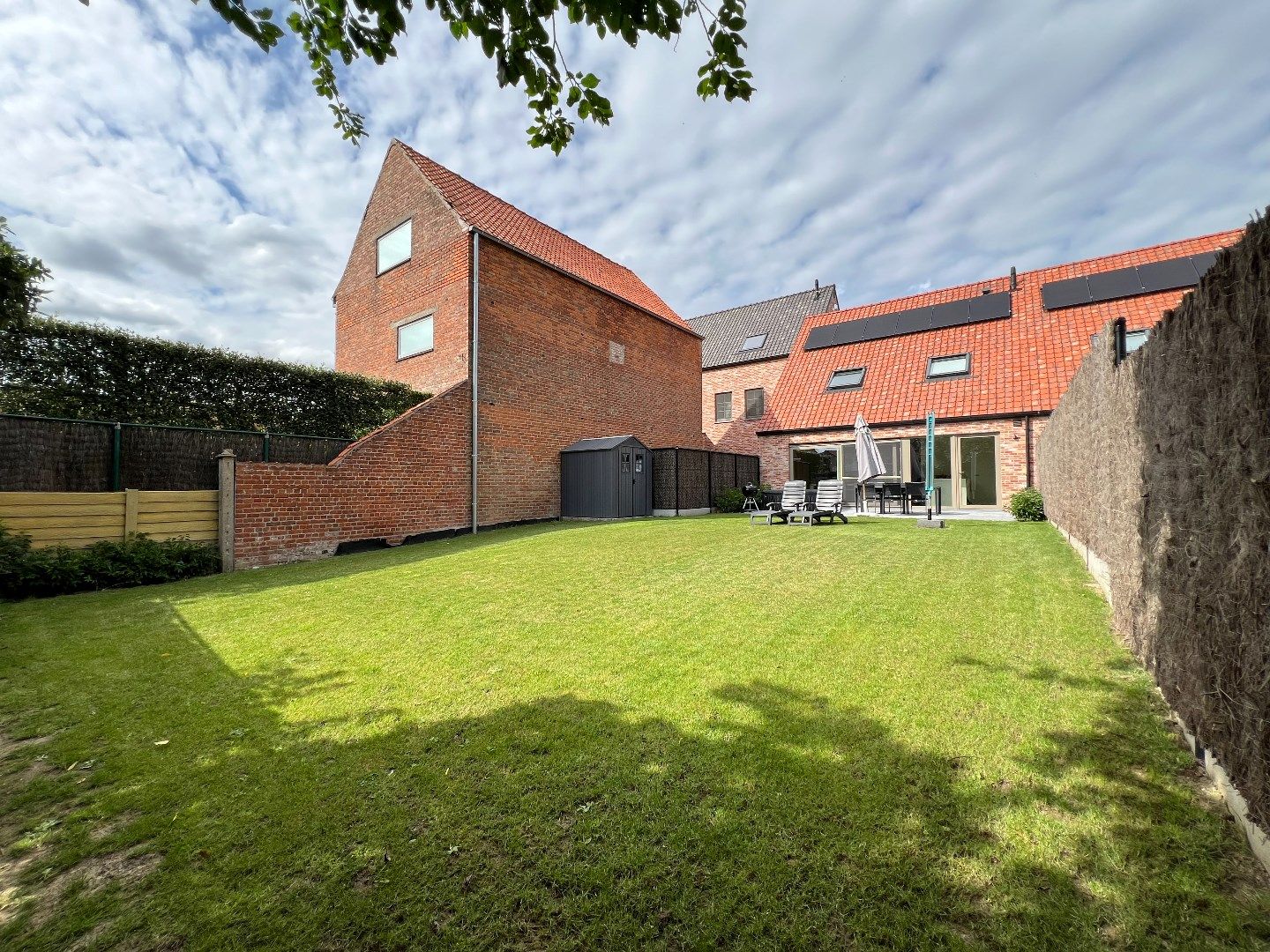 Gezellige nieuwbouwwoning met zonnige tuin en garage foto 15